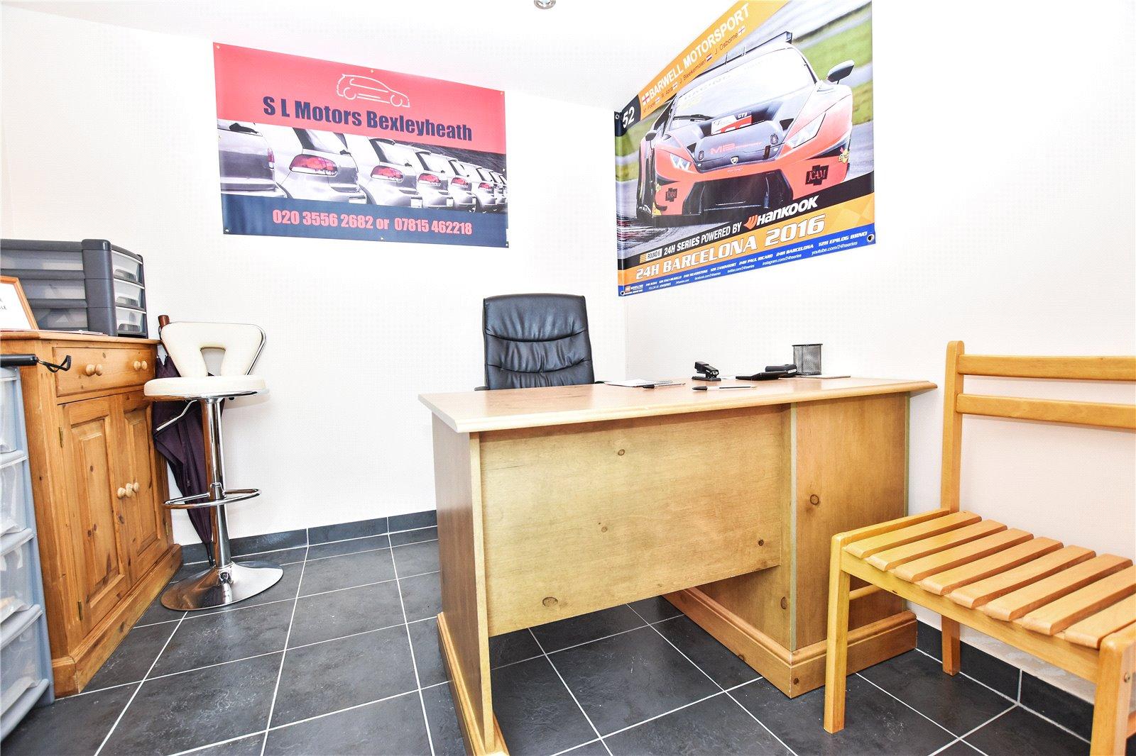 4 bedroom bungalow for sale in Bexleyheath | Robinson Jackson