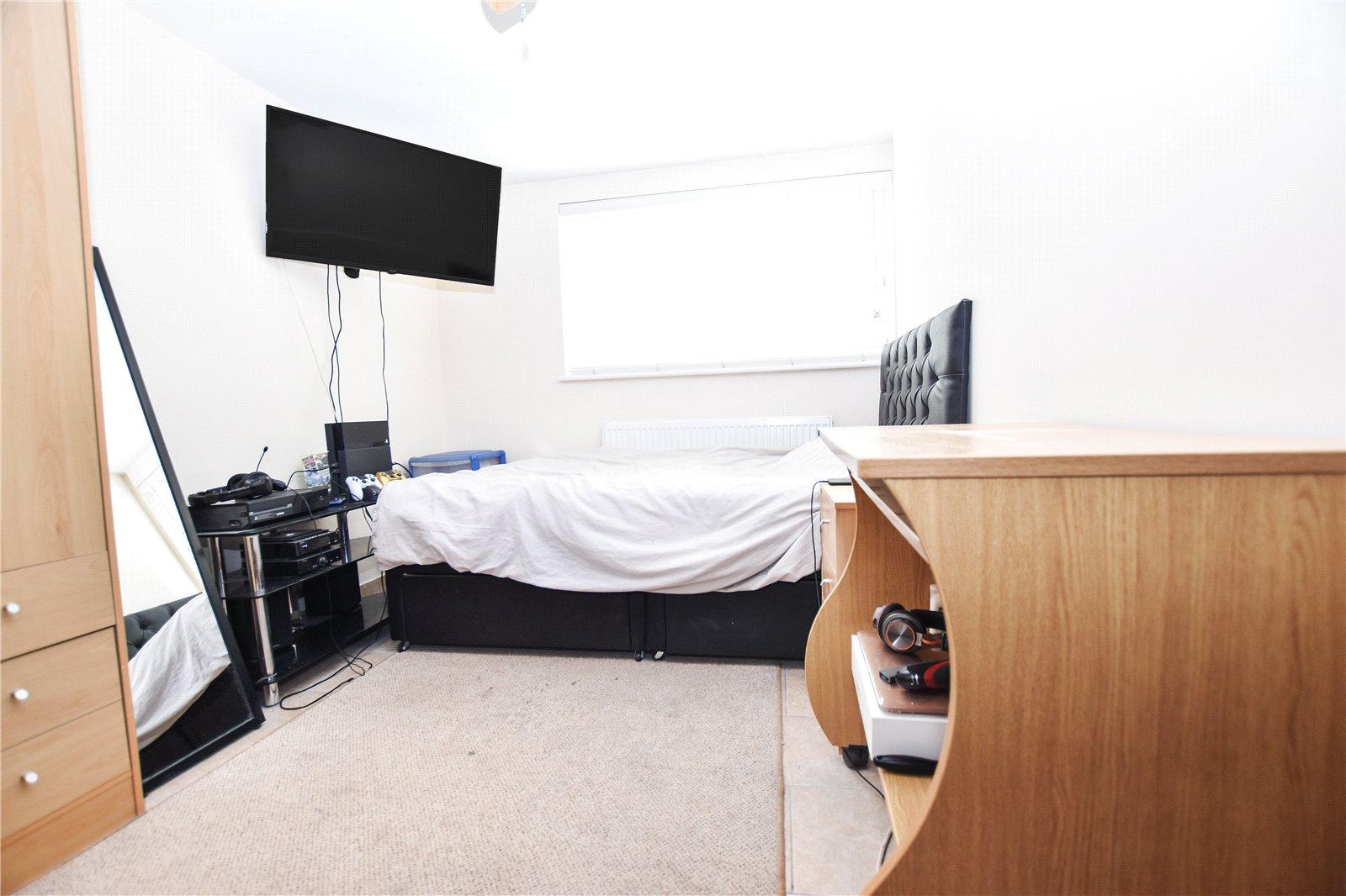 4 bedroom bungalow for sale in Bexleyheath | Robinson Jackson