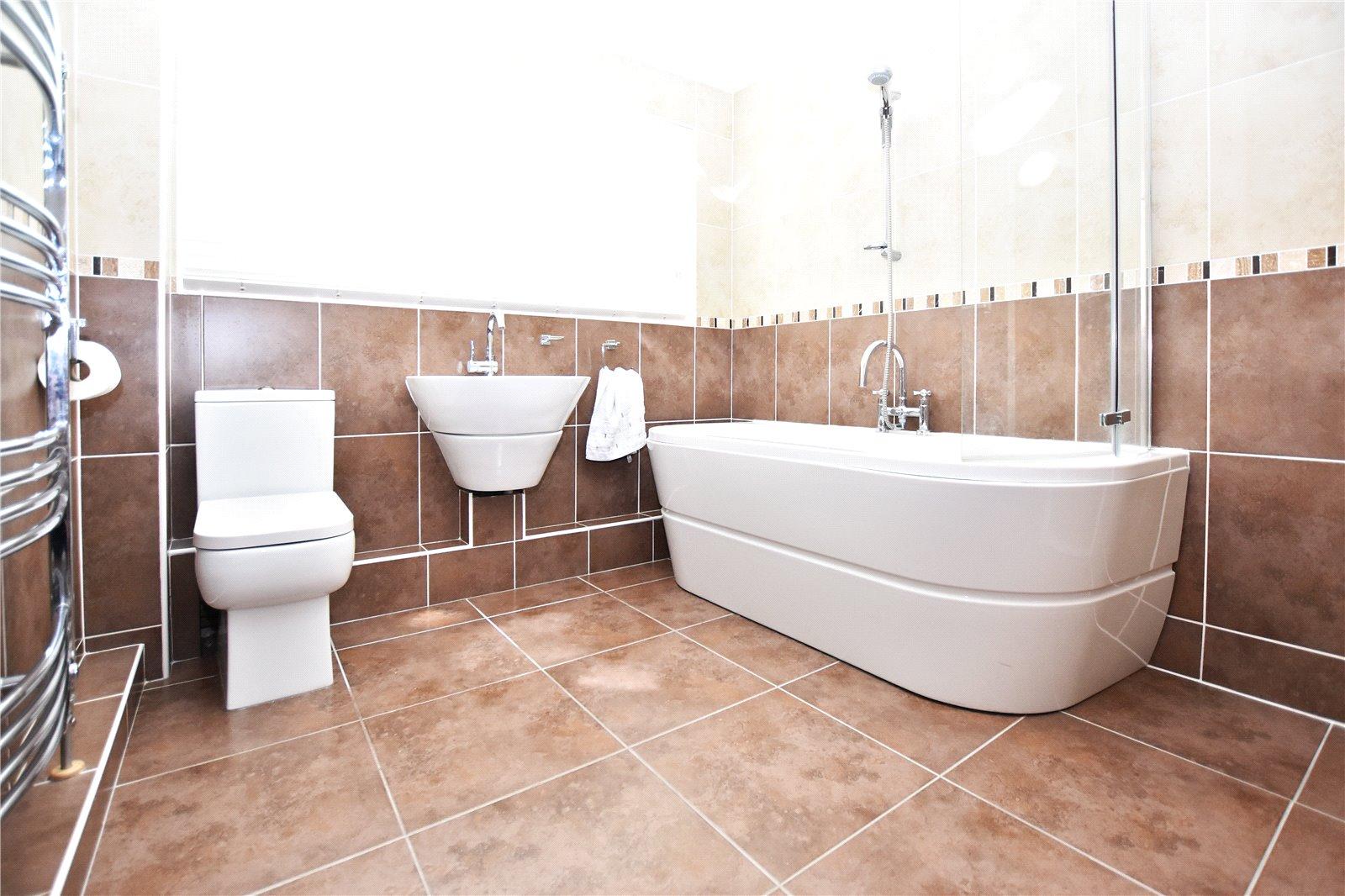 4 bedroom bungalow for sale in Bexleyheath | Robinson Jackson