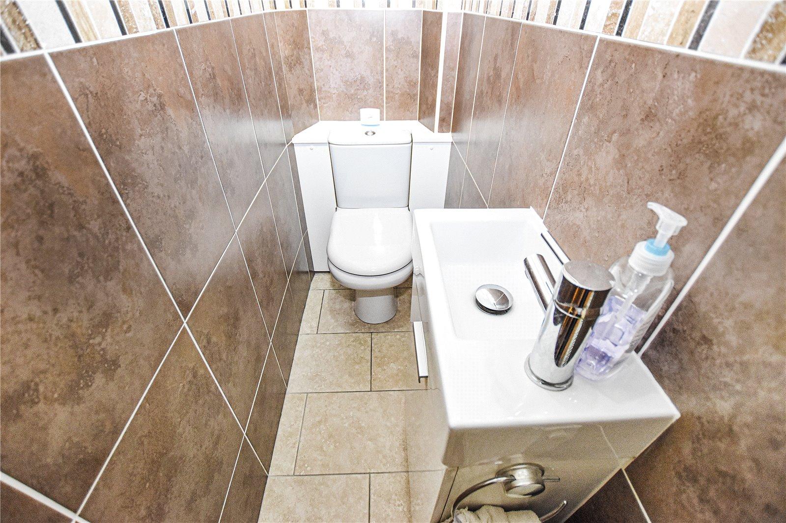 4 bedroom bungalow for sale in Bexleyheath | Robinson Jackson