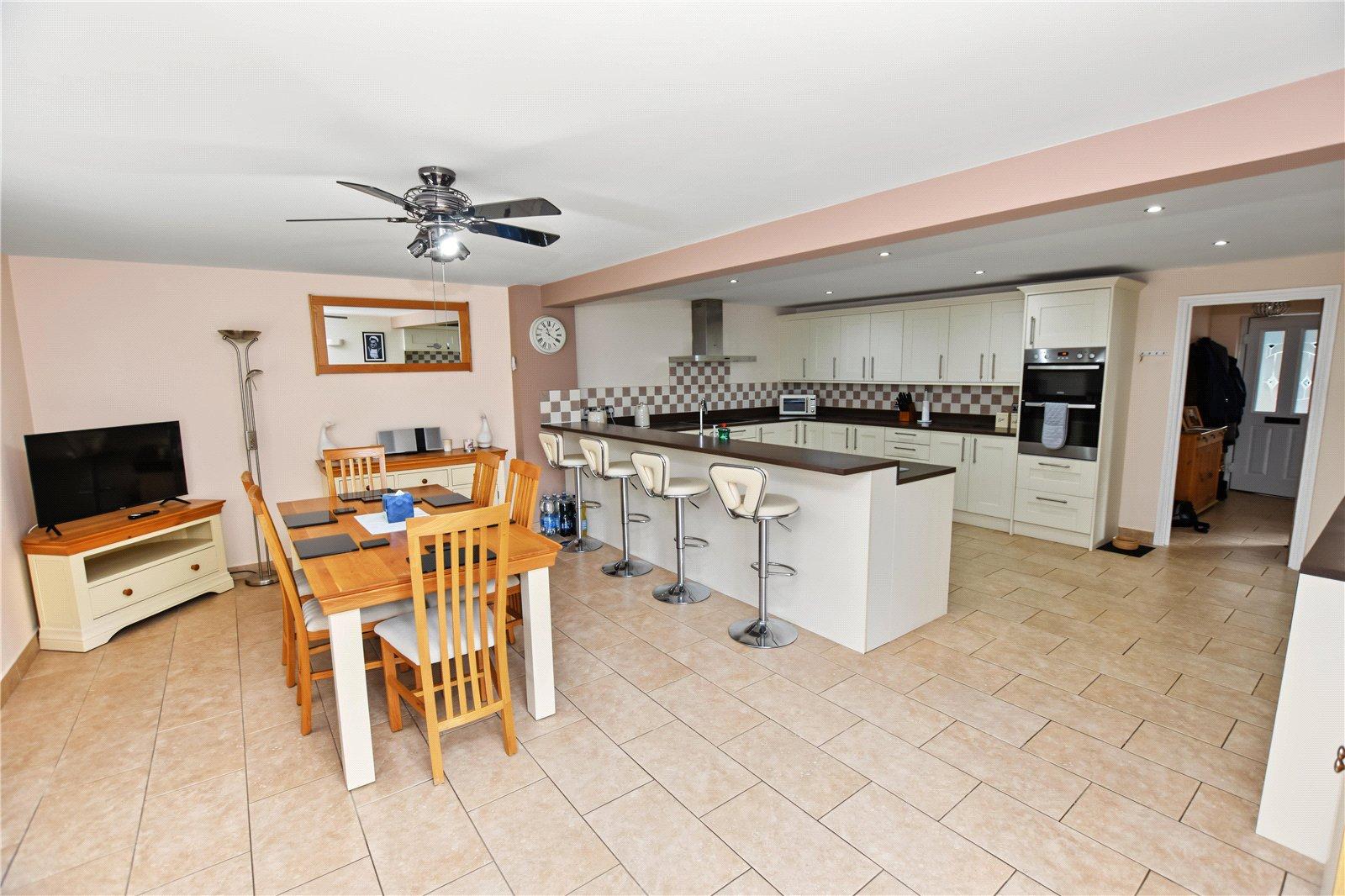 4 bedroom bungalow for sale in Bexleyheath | Robinson Jackson