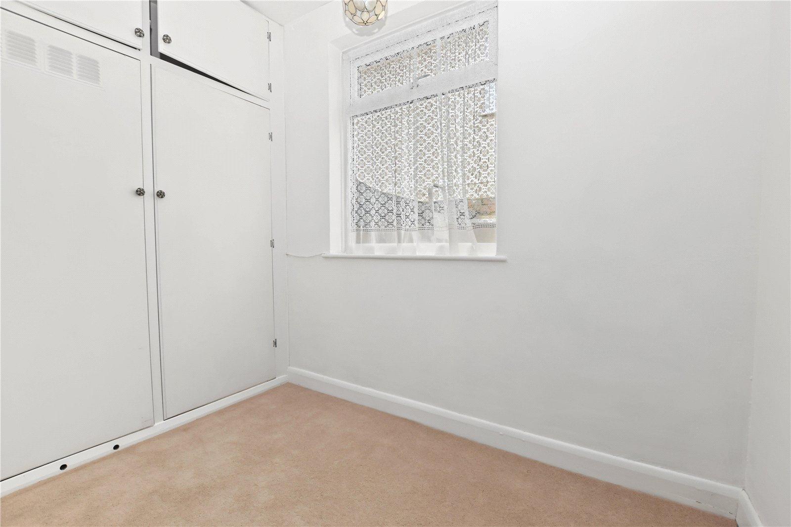 3 bedroom bungalow for sale in Bexleyheath | Robinson Jackson