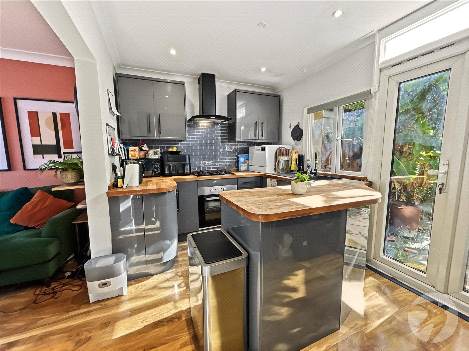 2 bedroom house for sale in Sidcup | Robinson Jackson