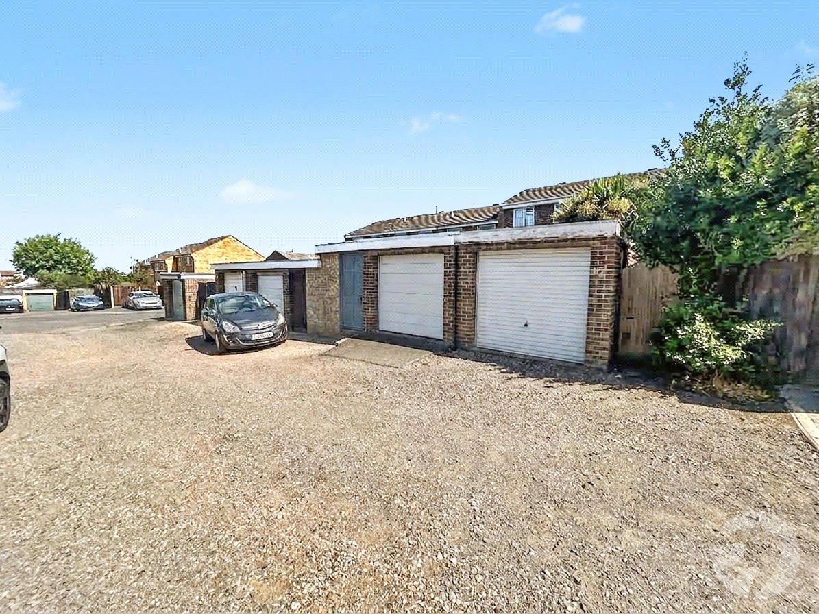 3 bedroom house for sale in Sidcup | Robinson Jackson