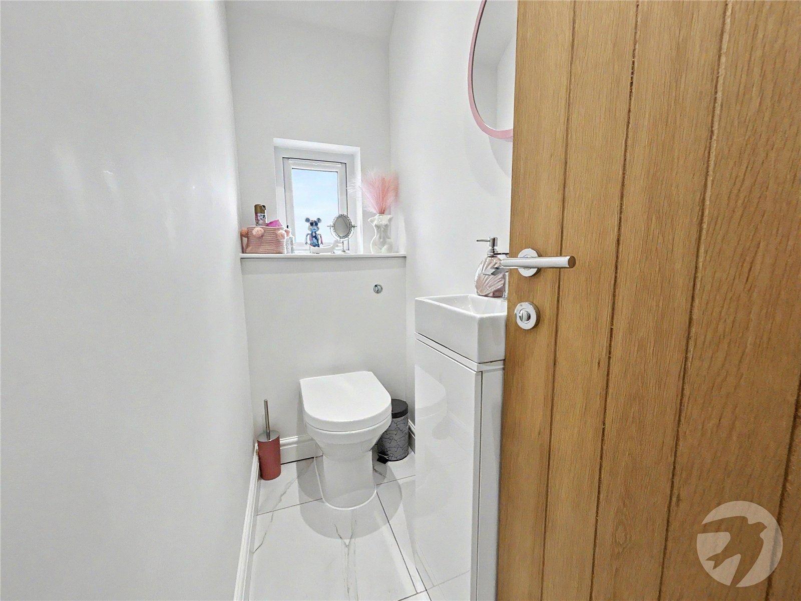 2 bedroom house for sale in Sidcup | Robinson Jackson