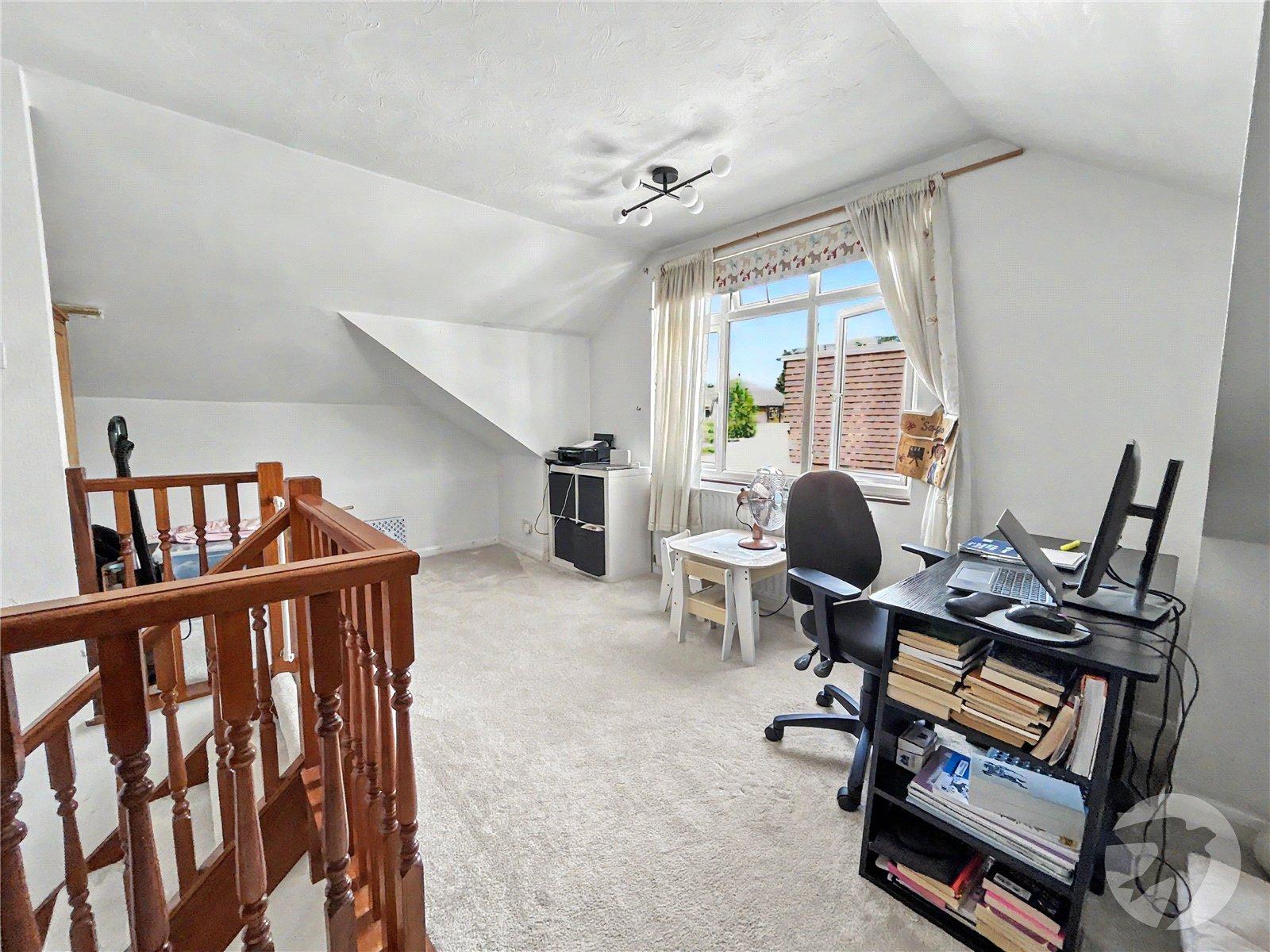 3 bedroom bungalow for sale in Sidcup | Robinson Jackson