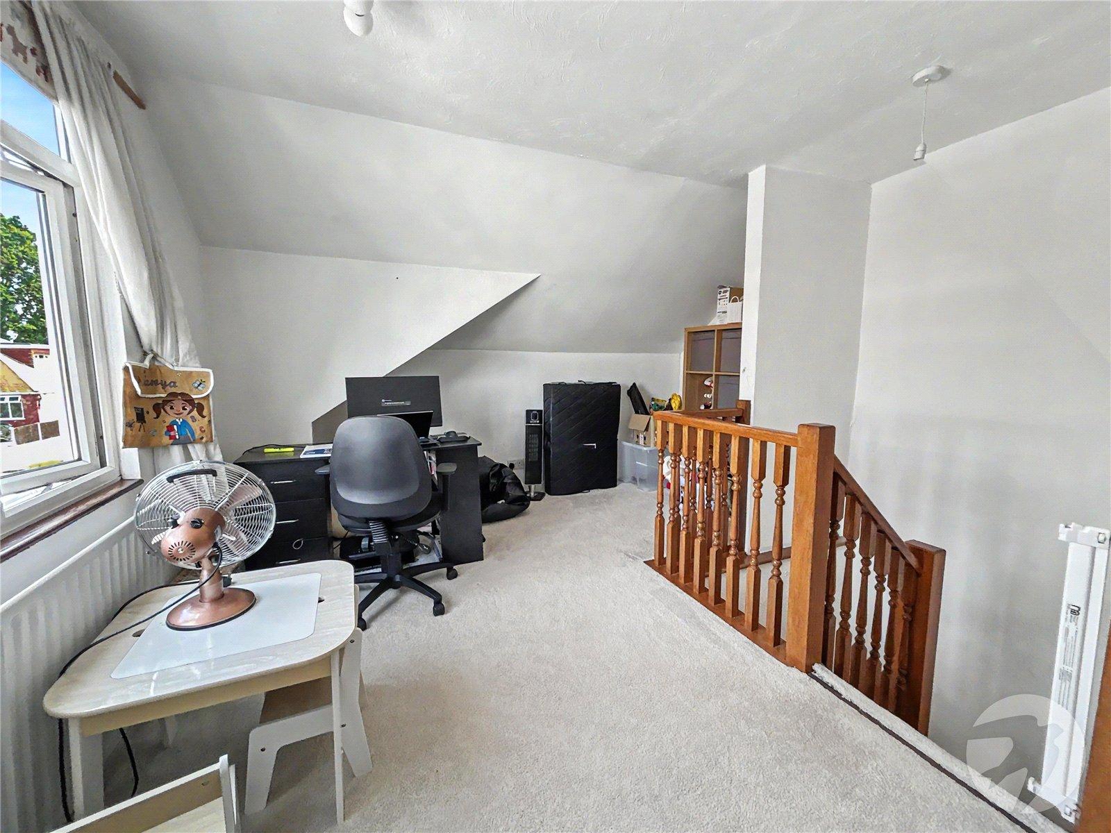 3 bedroom bungalow for sale in Sidcup | Robinson Jackson