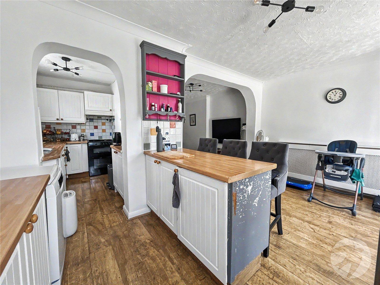 3 bedroom bungalow for sale in Sidcup | Robinson Jackson
