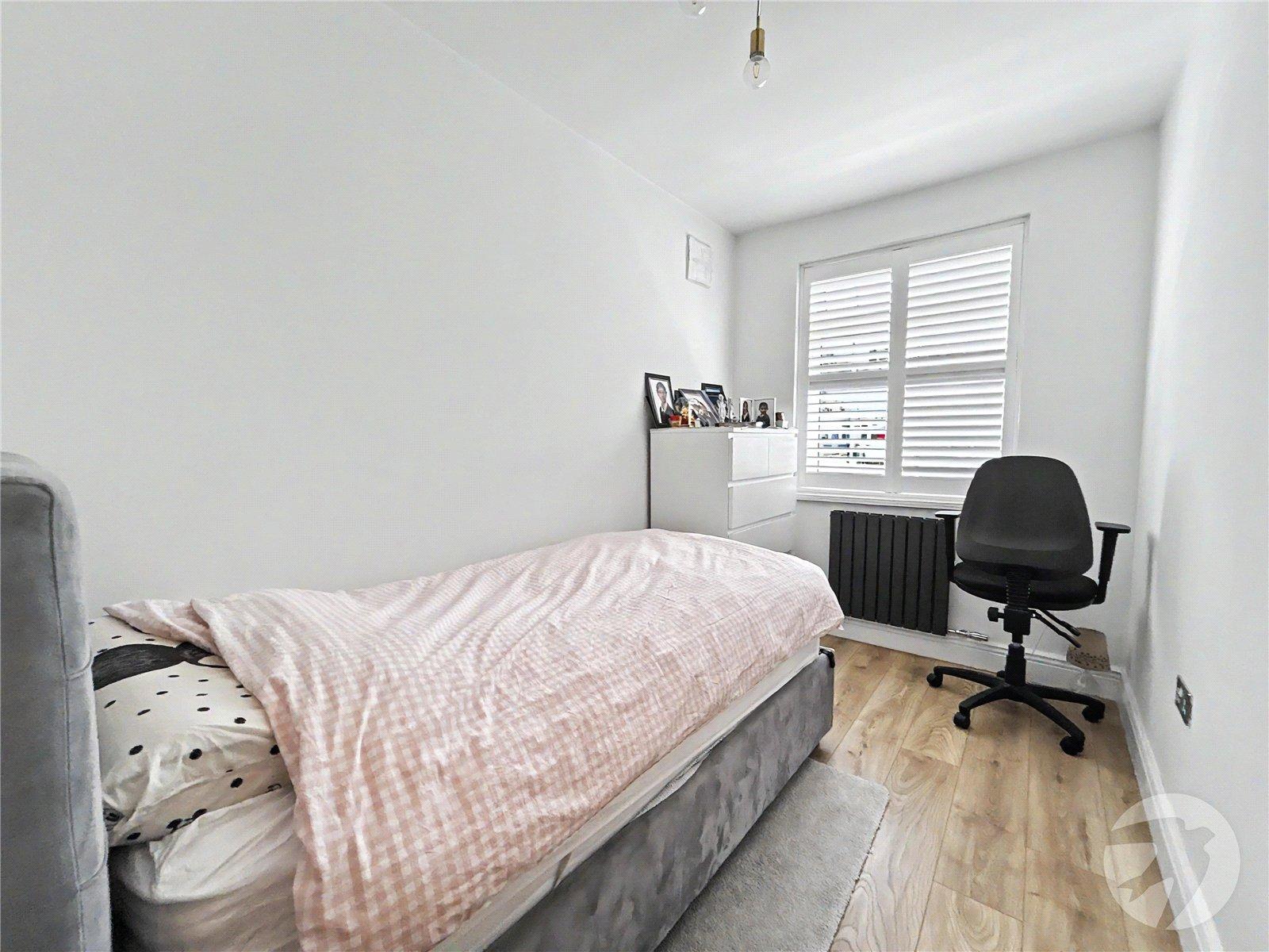 3 bedroom bungalow for sale in Sidcup | Robinson Jackson