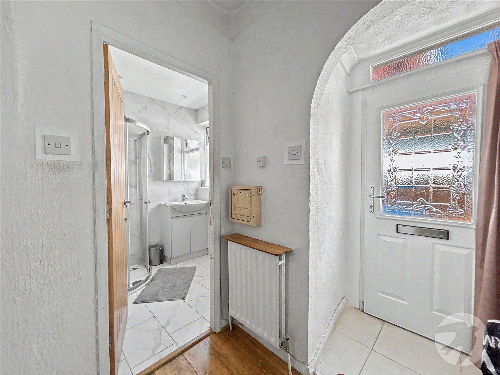 3 bedroom bungalow for sale in Sidcup | Robinson Jackson