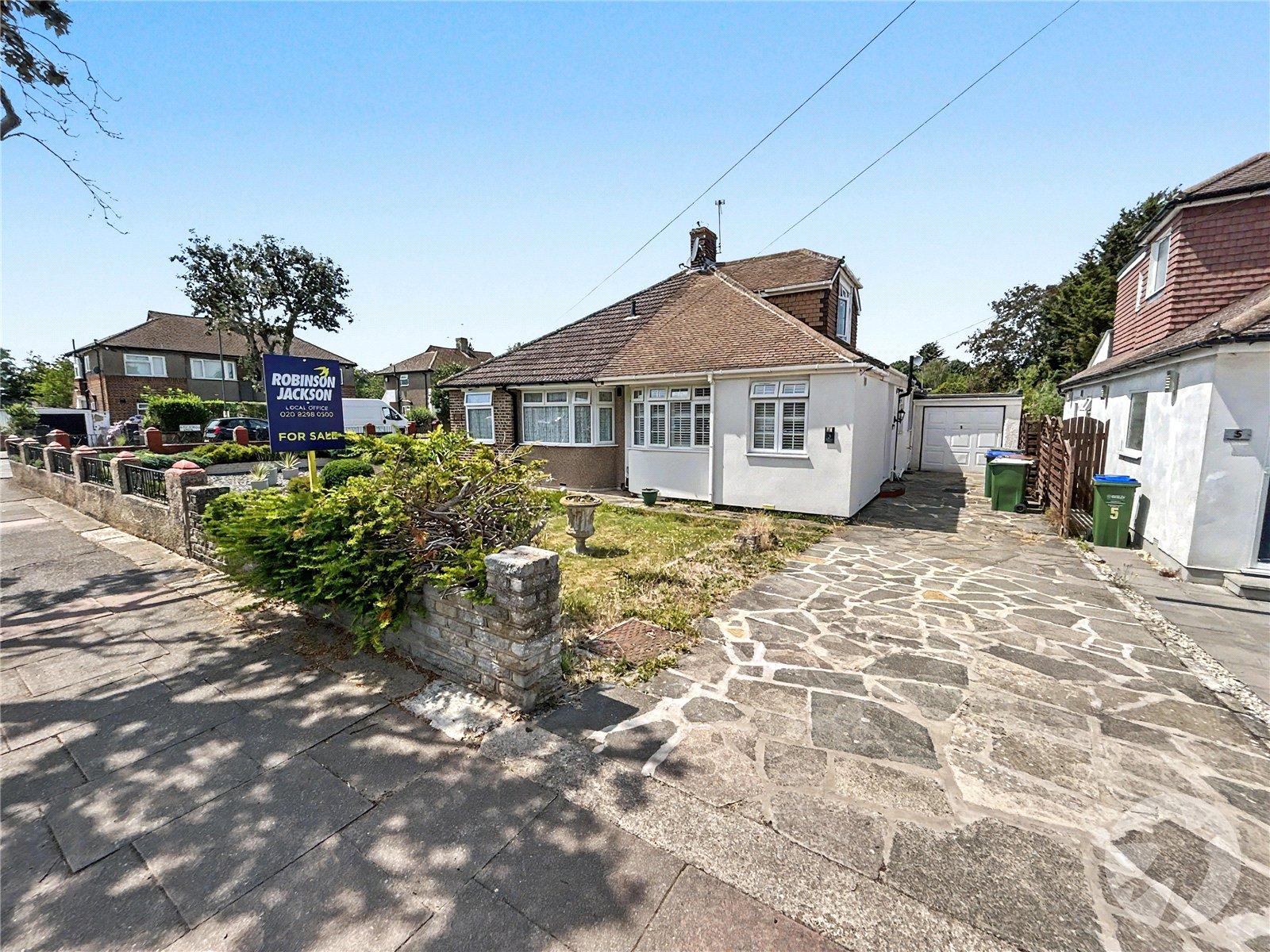 3 bedroom bungalow for sale in Sidcup | Robinson Jackson