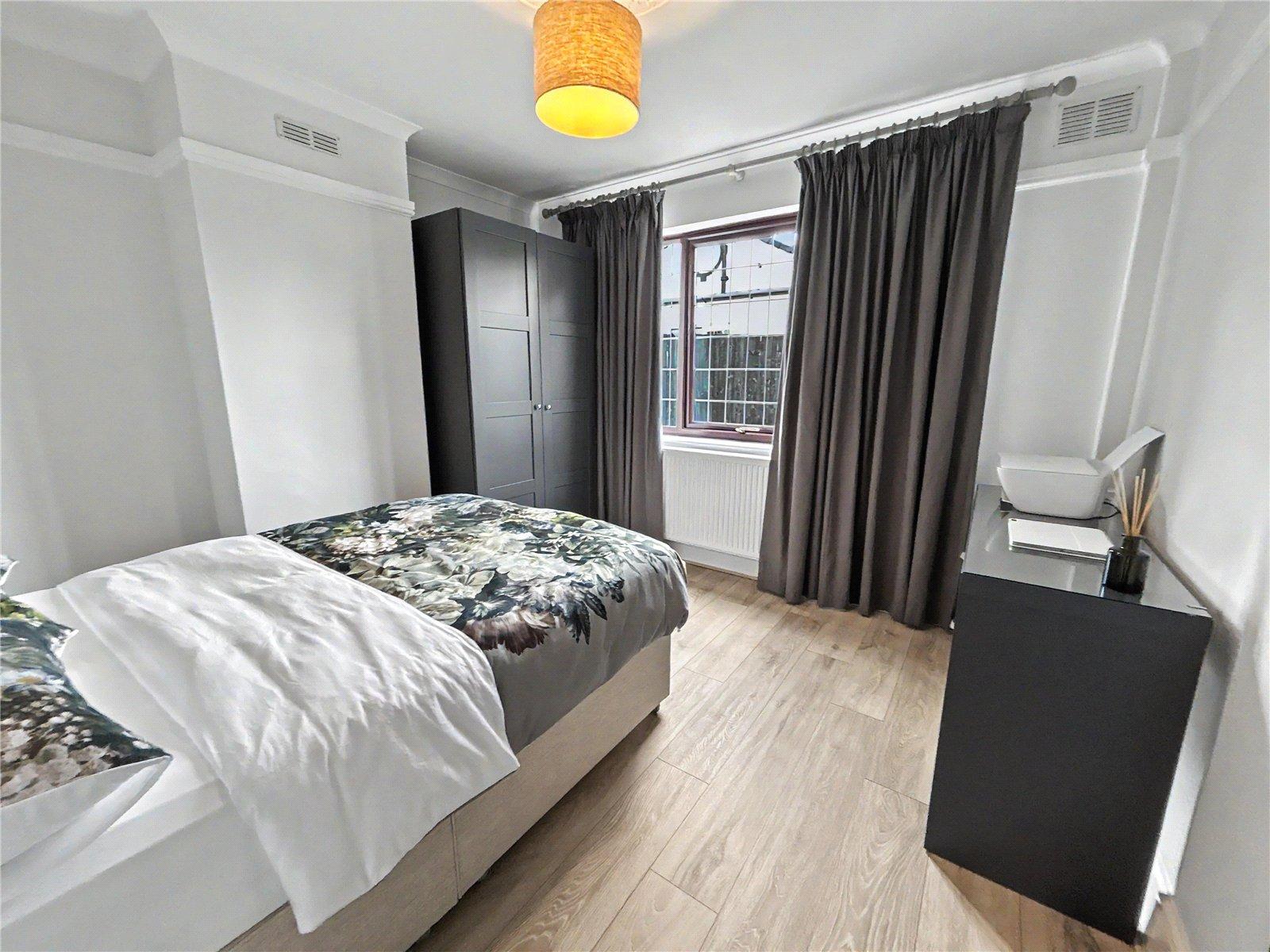 2 bedroom bungalow for sale in Sidcup | Robinson Jackson