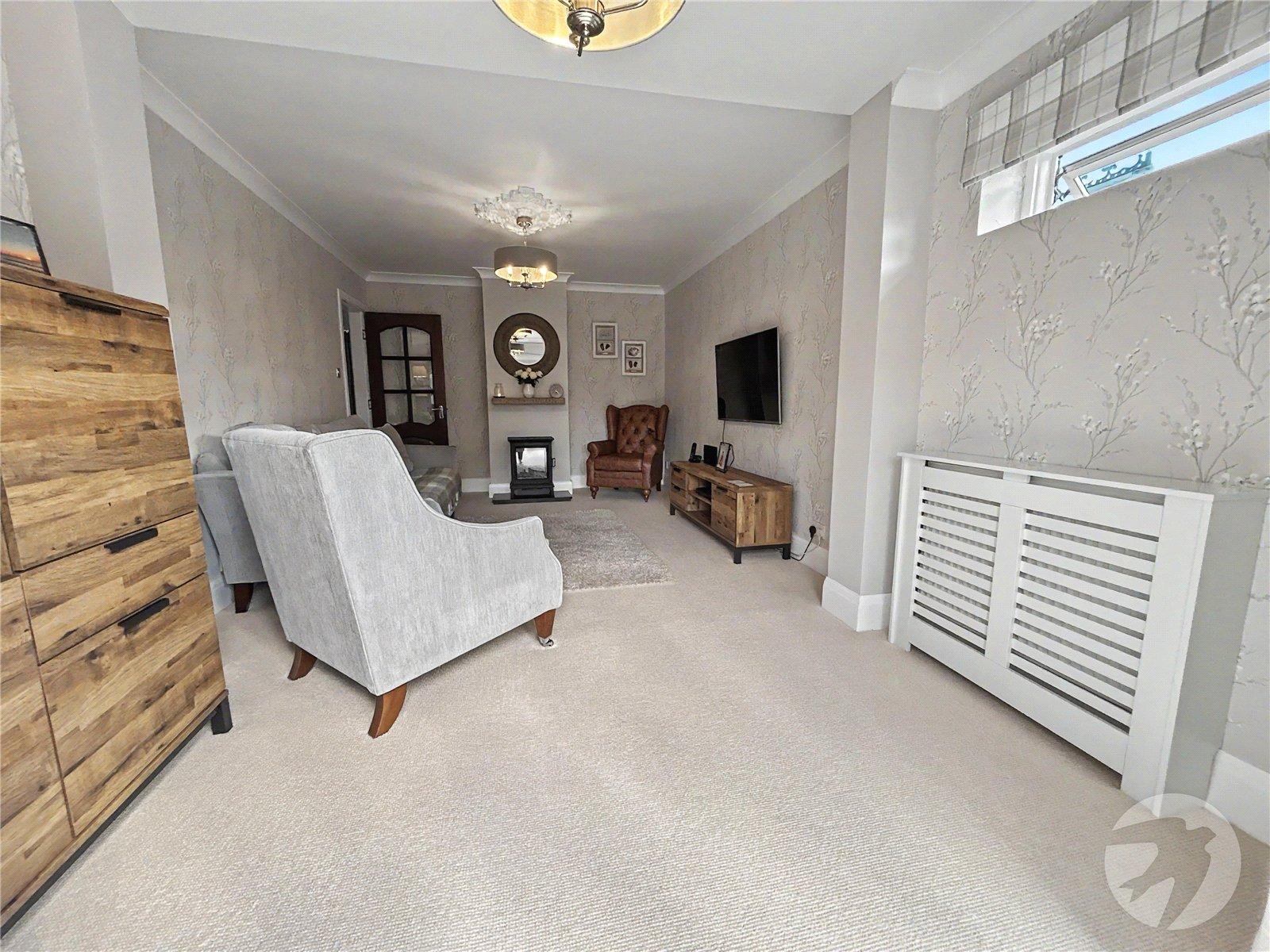 2 bedroom bungalow for sale in Sidcup | Robinson Jackson