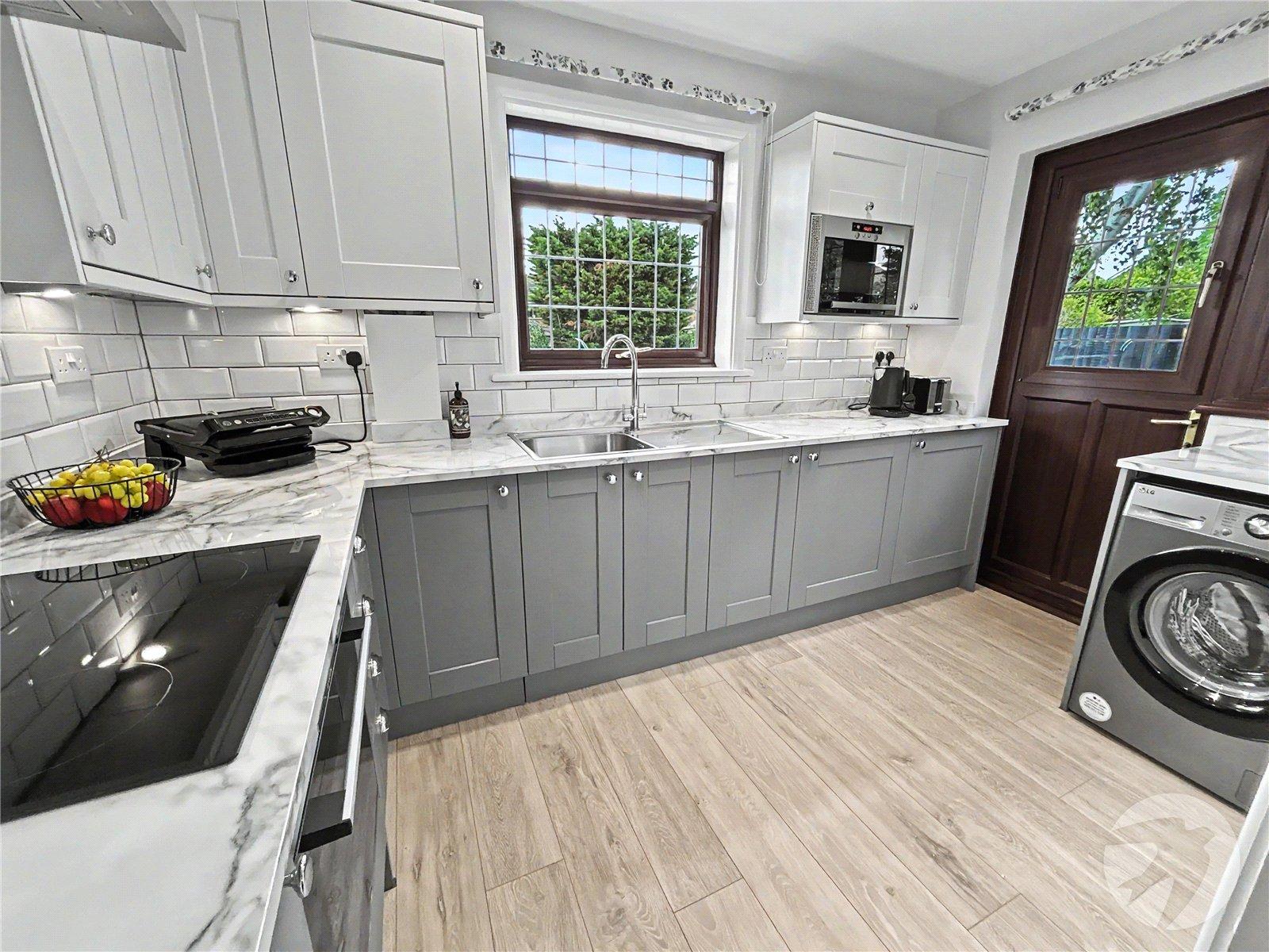 2 bedroom bungalow for sale in Sidcup | Robinson Jackson