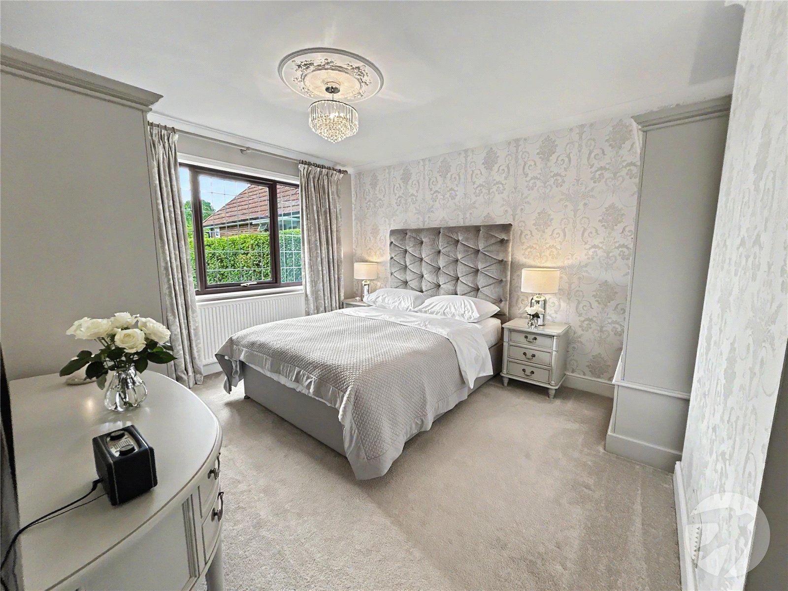 2 bedroom bungalow for sale in Sidcup | Robinson Jackson