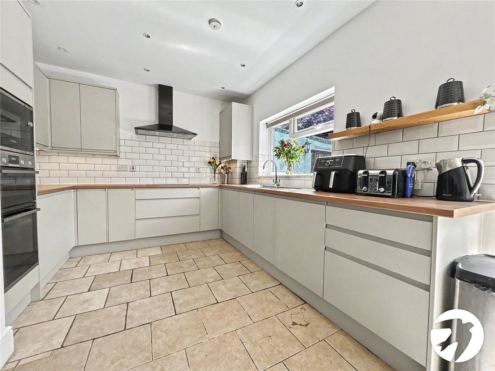 3 bedroom bungalow for sale in Sidcup | Robinson Jackson