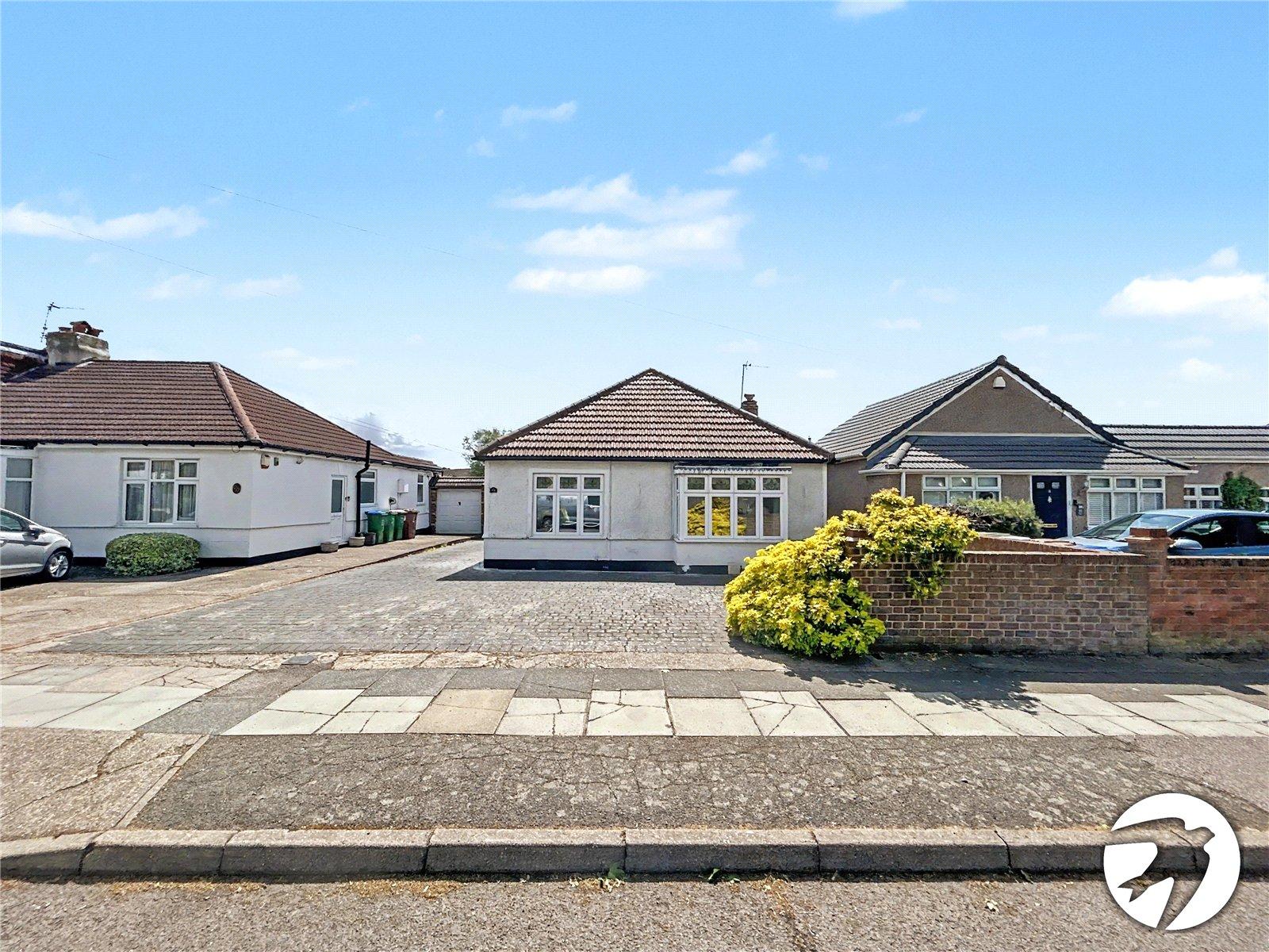 3 bedroom bungalow for sale in Sidcup | Robinson Jackson