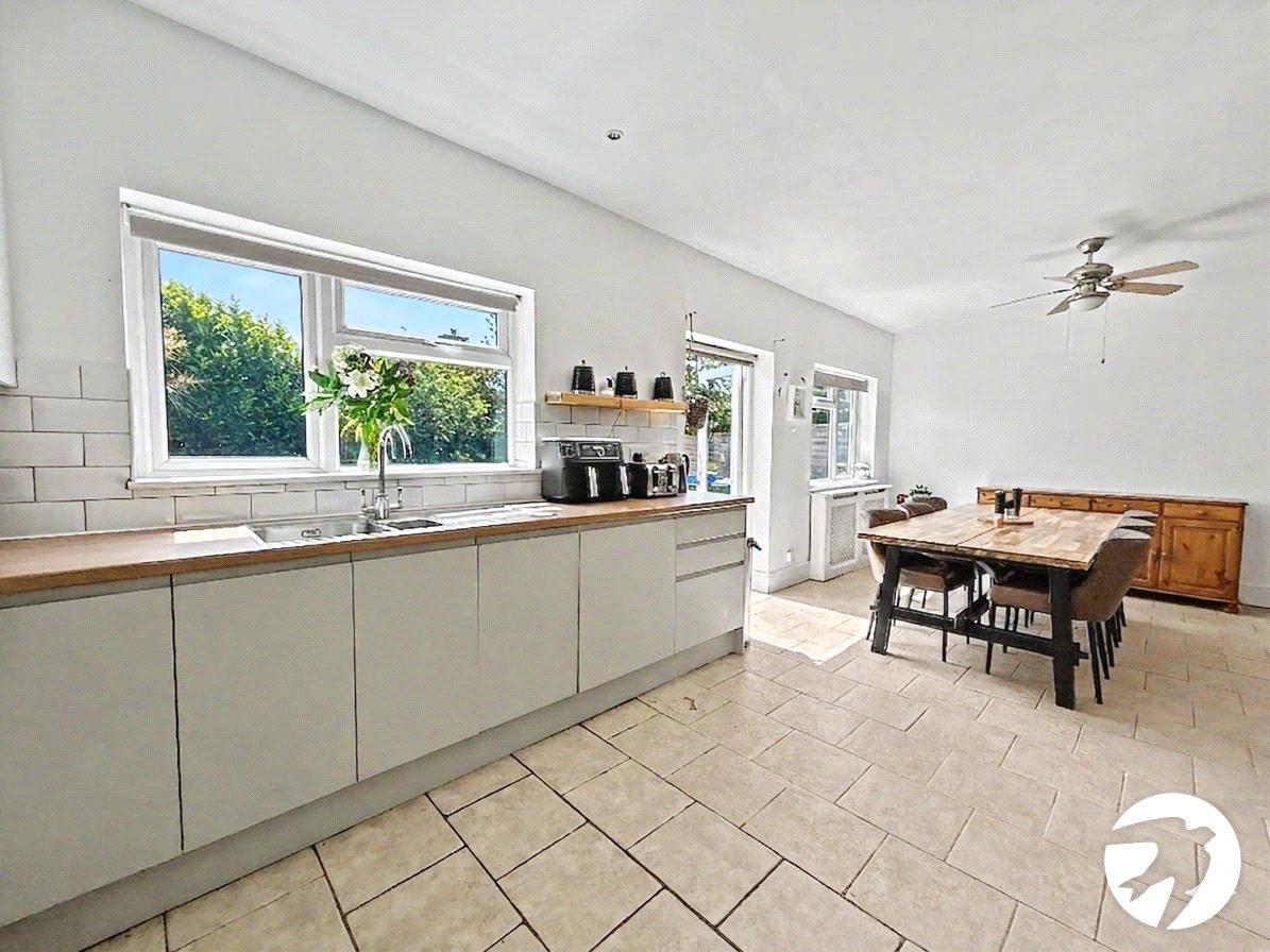 3 bedroom bungalow for sale in Sidcup | Robinson Jackson