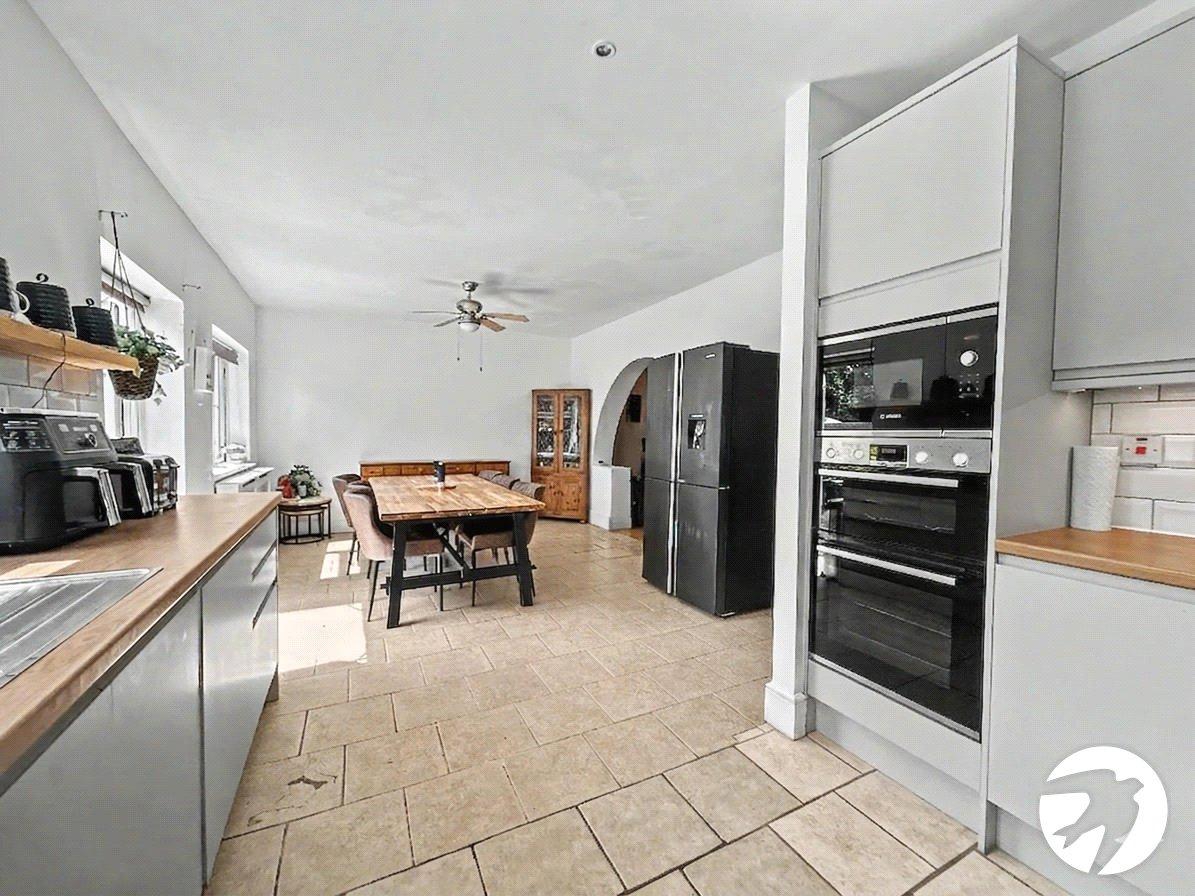 3 bedroom bungalow for sale in Sidcup | Robinson Jackson