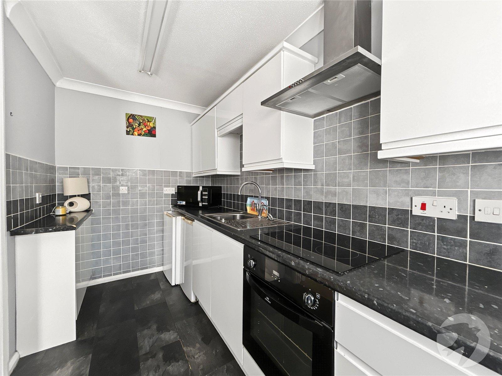2 bedroom property for sale in Sidcup | Robinson Jackson