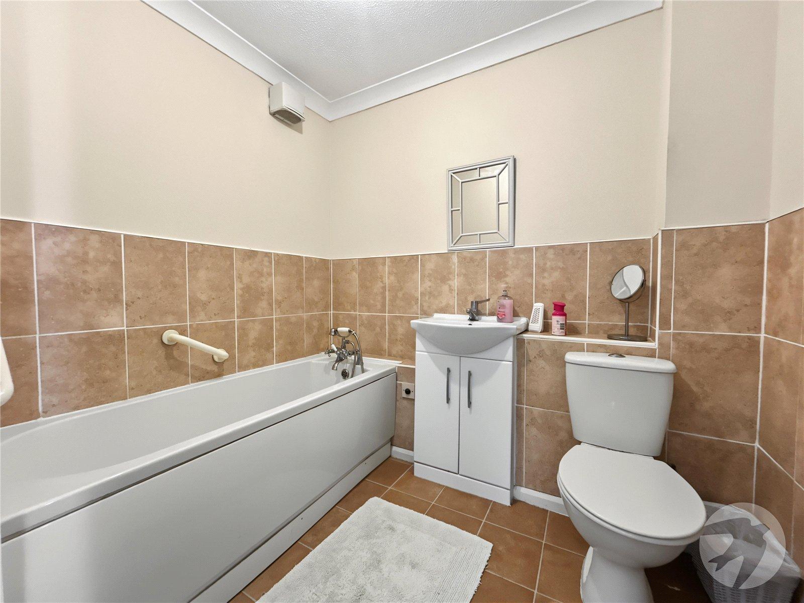 2 bedroom property for sale in Sidcup | Robinson Jackson