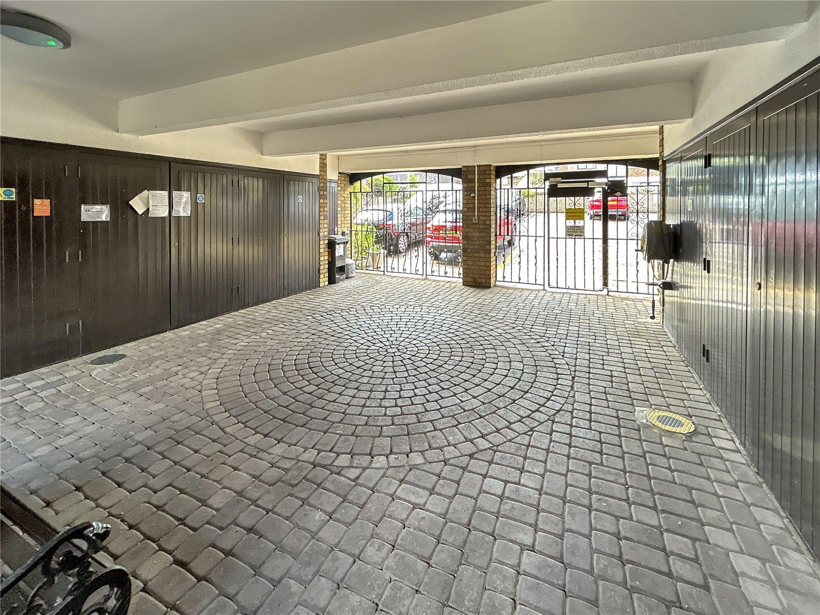 2 bedroom property for sale in Sidcup | Robinson Jackson