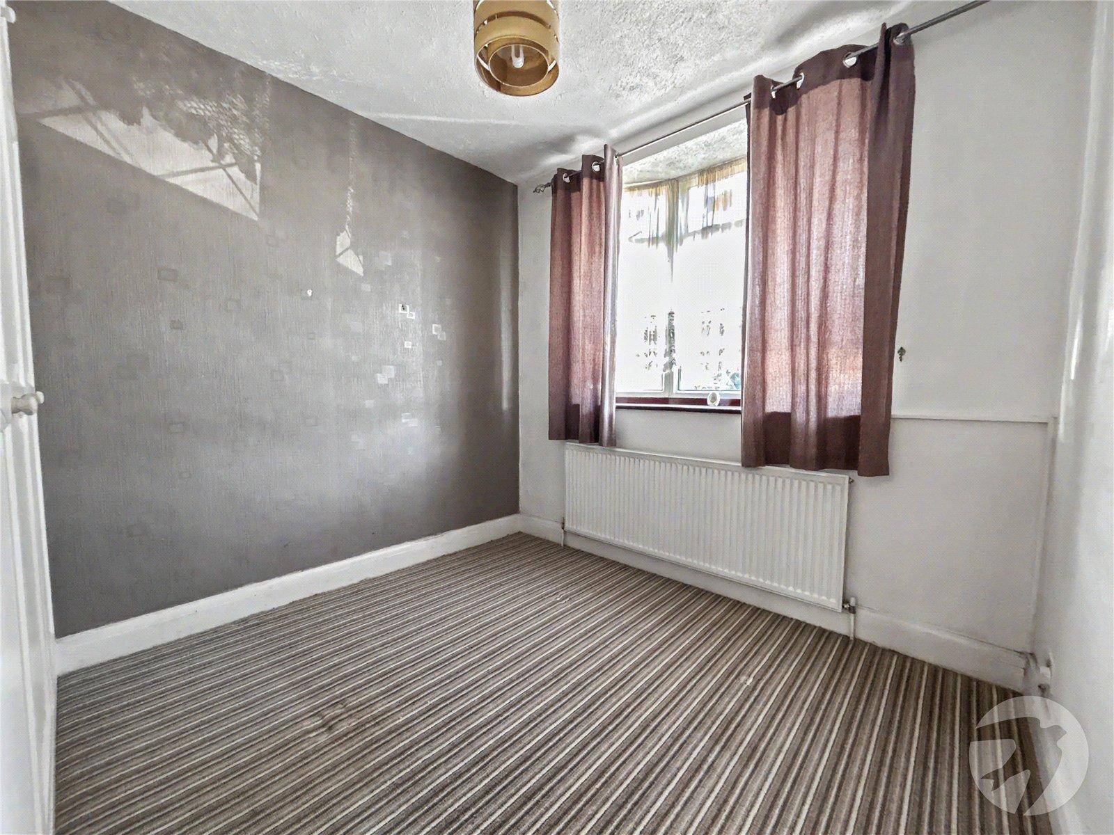 2 bedroom bungalow for sale in Sidcup | Robinson Jackson
