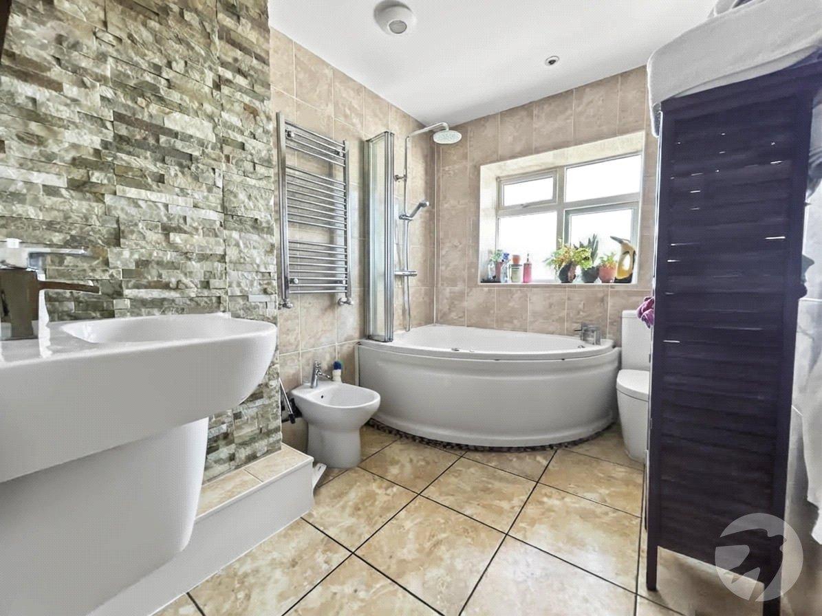 4 bedroom house for sale in Sidcup | Robinson Jackson