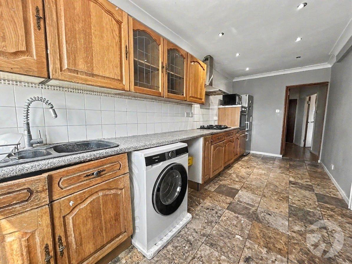 4 bedroom house for sale in South Welling | Robinson Jackson