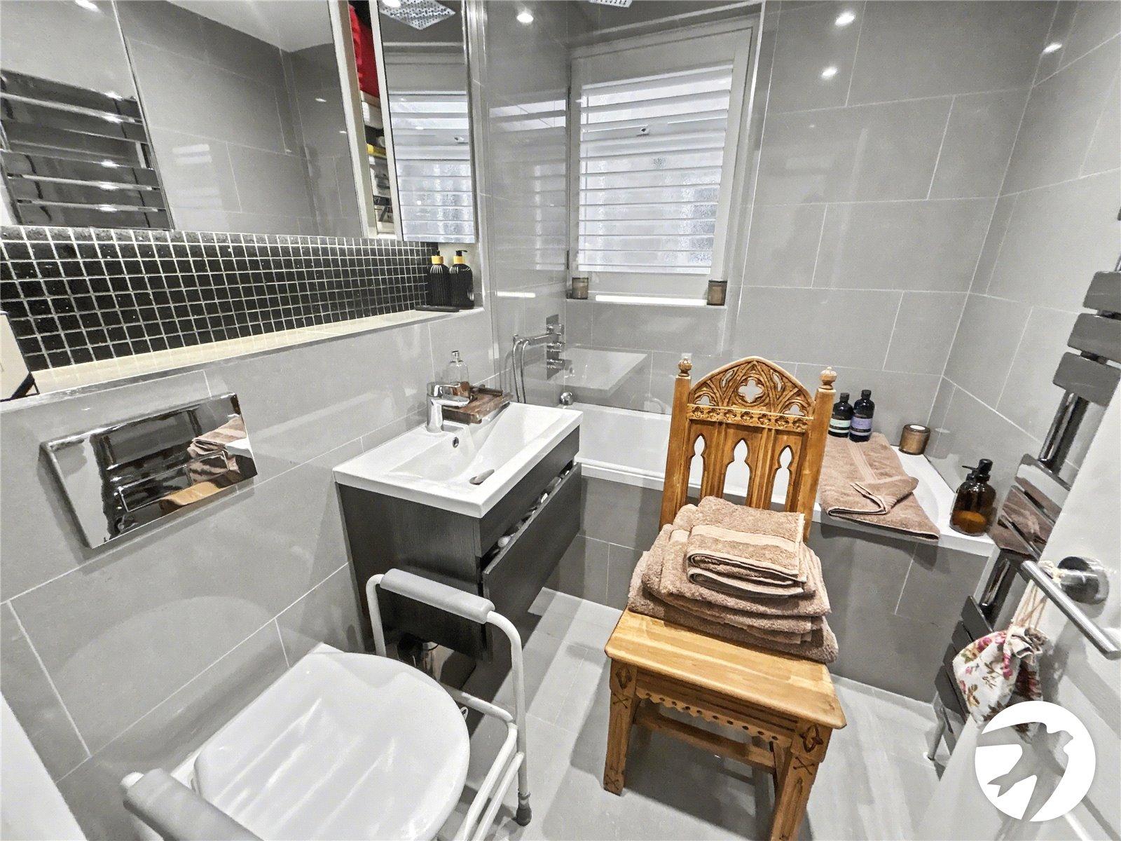 2 bedroom property for sale in Sidcup | Robinson Jackson