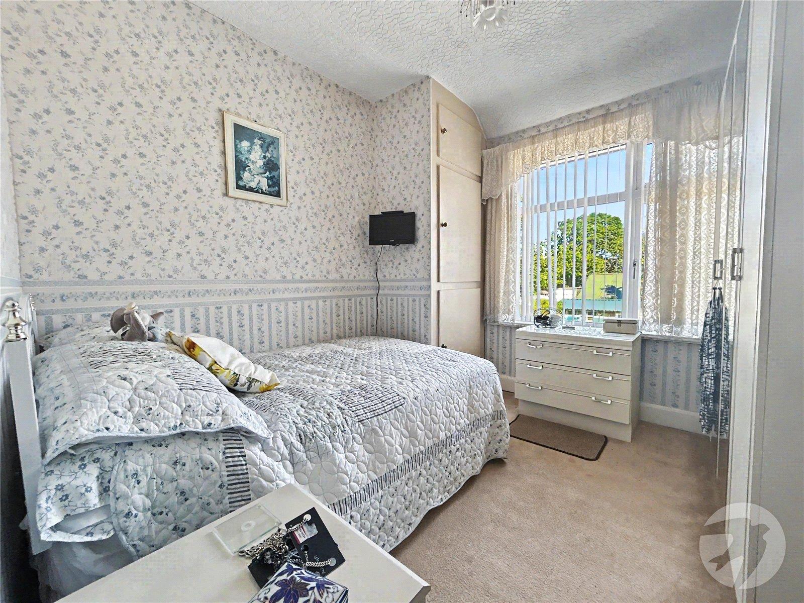 3 bedroom house for sale in Sidcup | Robinson Jackson