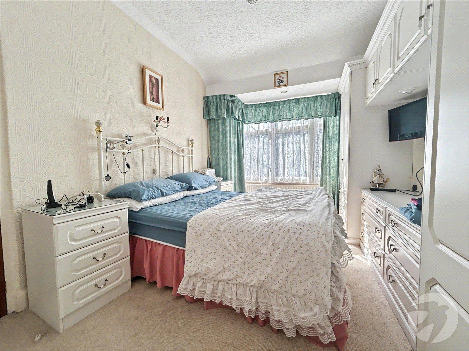 3 bedroom house for sale in Sidcup | Robinson Jackson