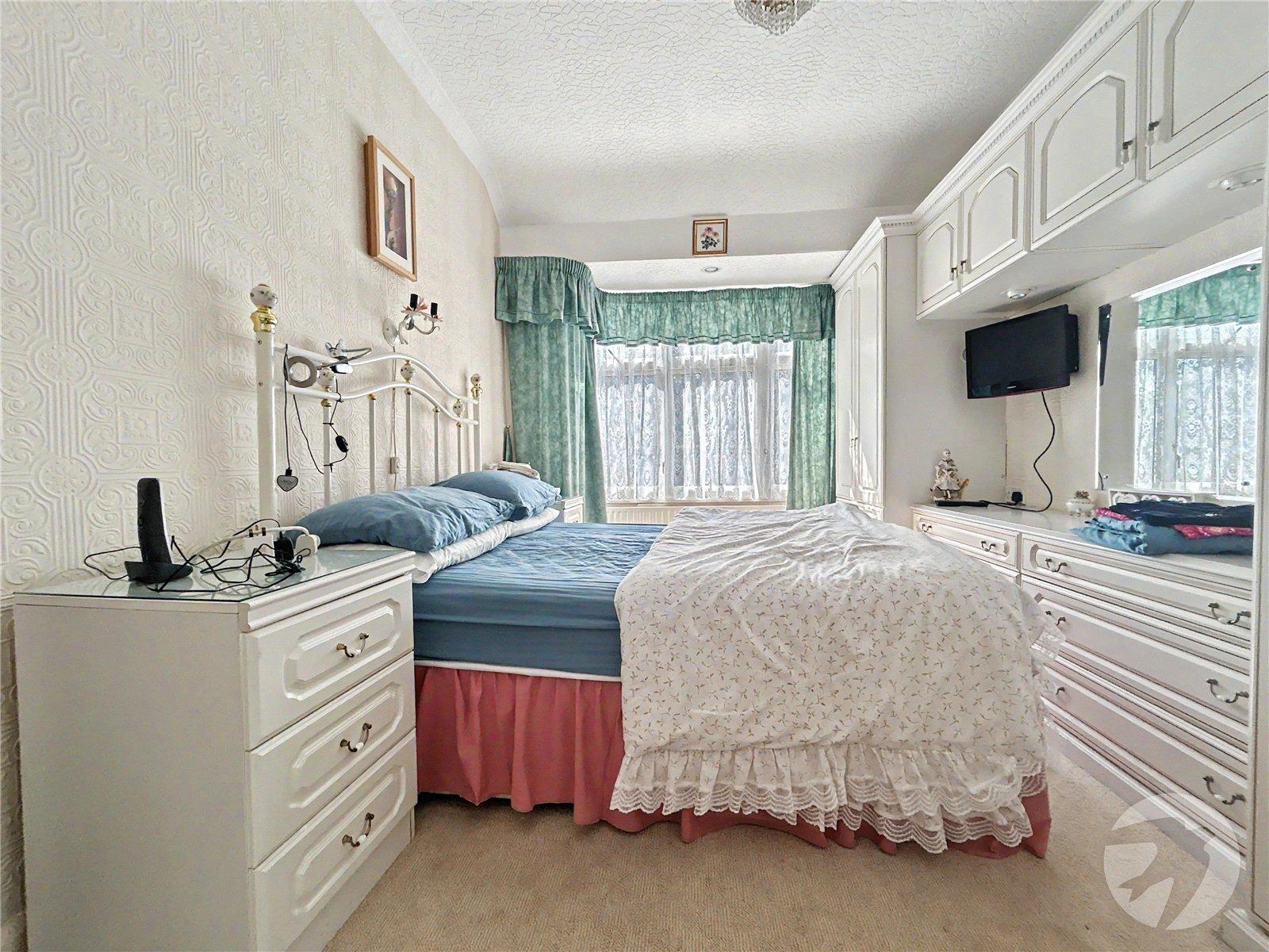 3 bedroom house for sale in Sidcup | Robinson Jackson