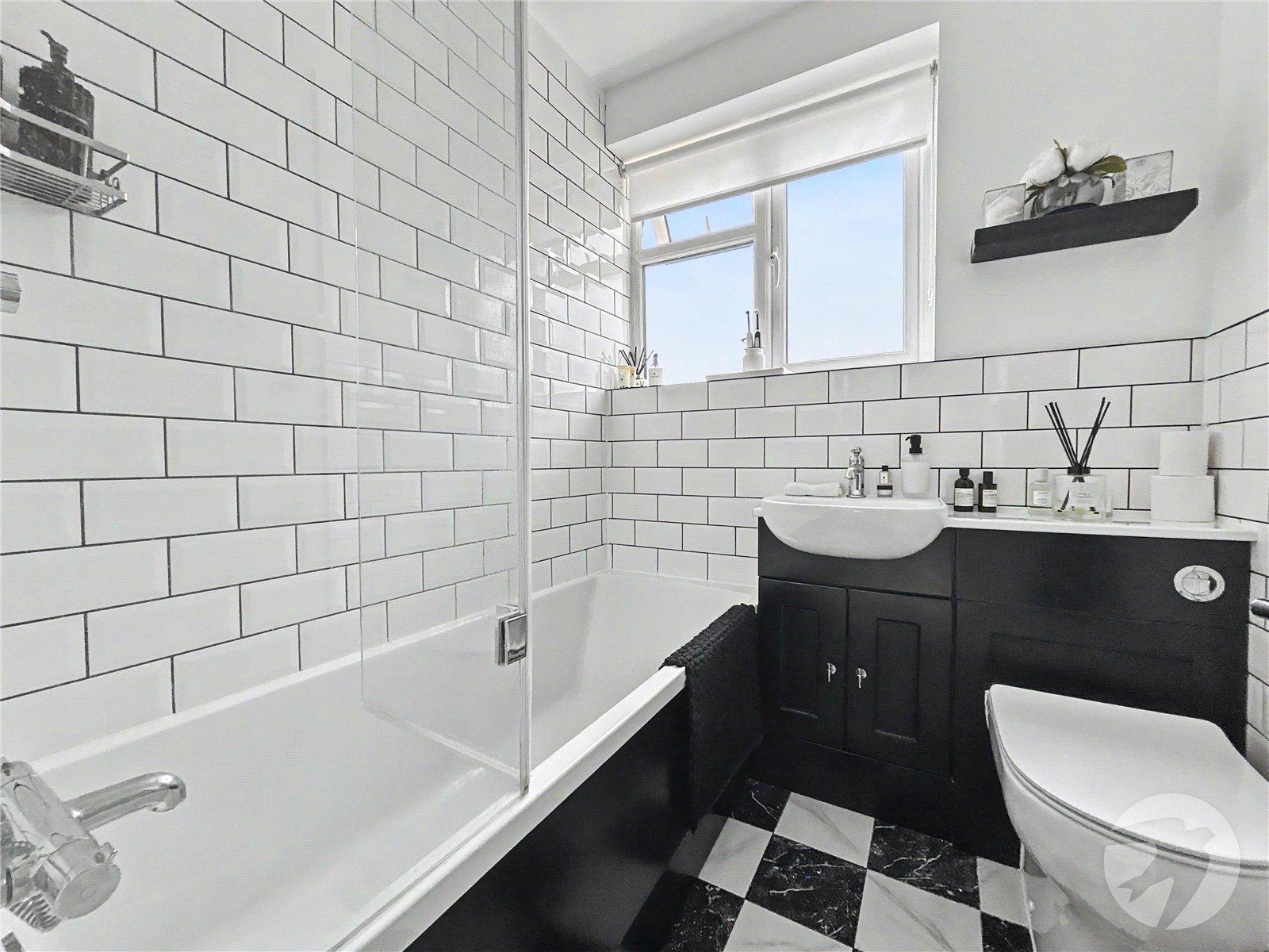 2 bedroom house for sale in Sidcup | Robinson Jackson