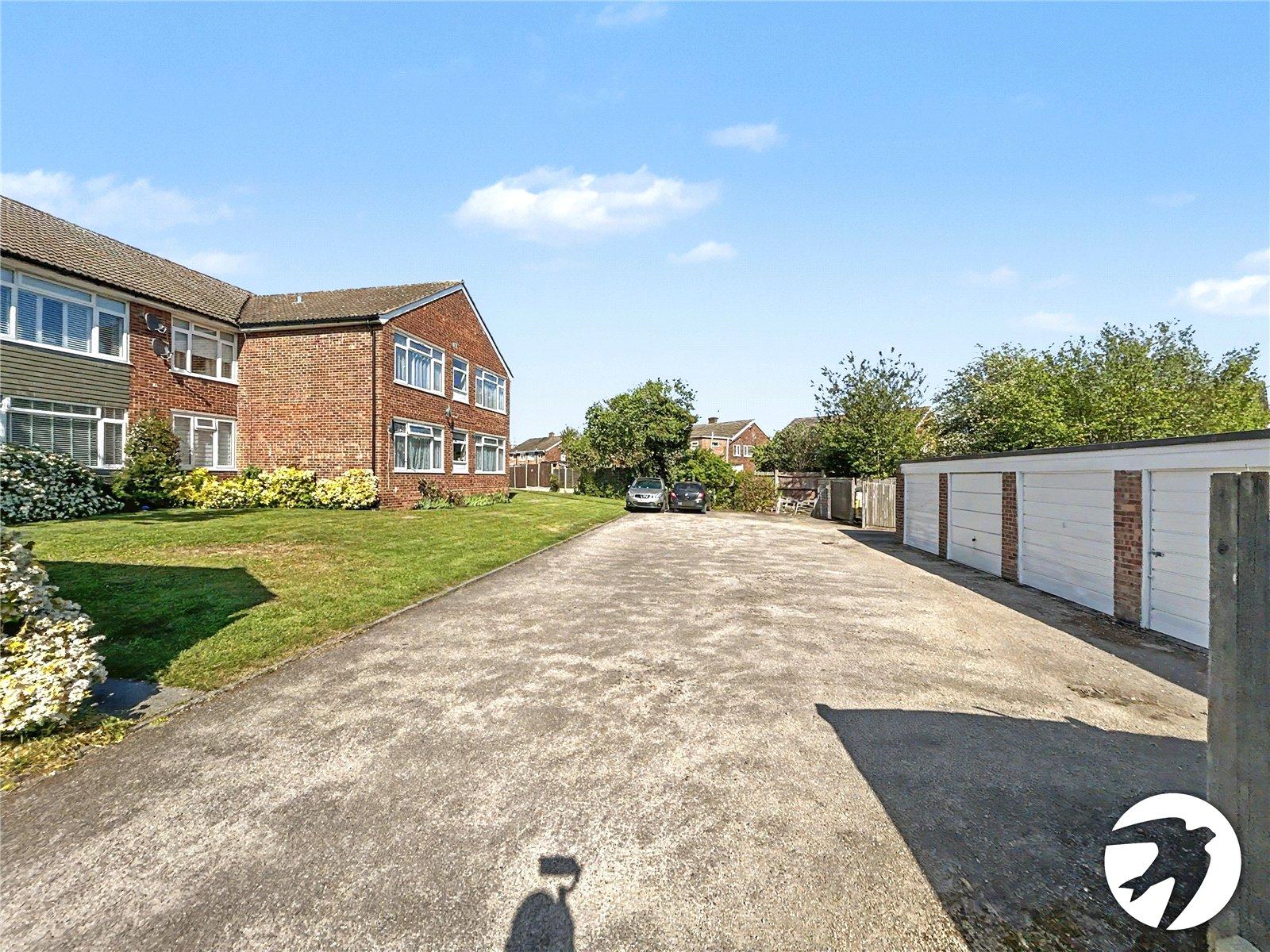 2 bedroom property for sale in Fairfield Close | Robinson Jackson