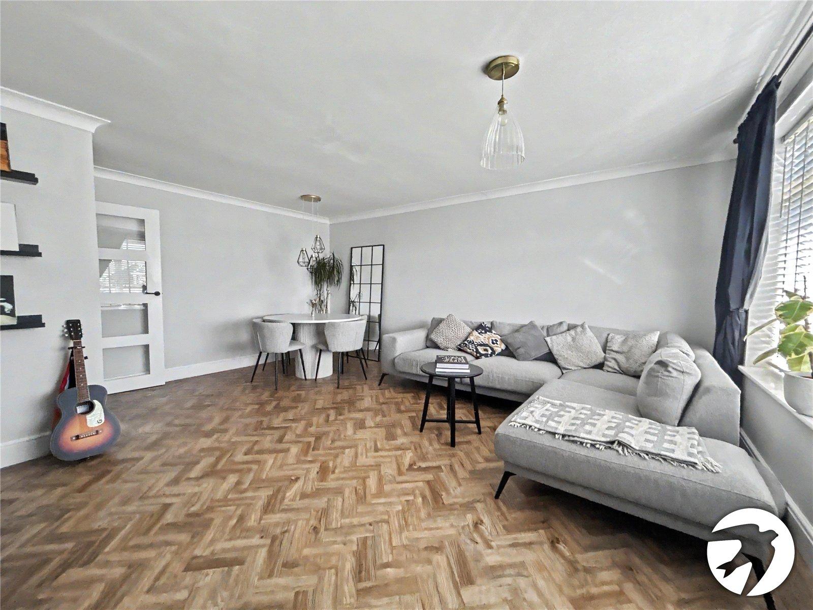 2 bedroom property for sale in Fairfield Close | Robinson Jackson