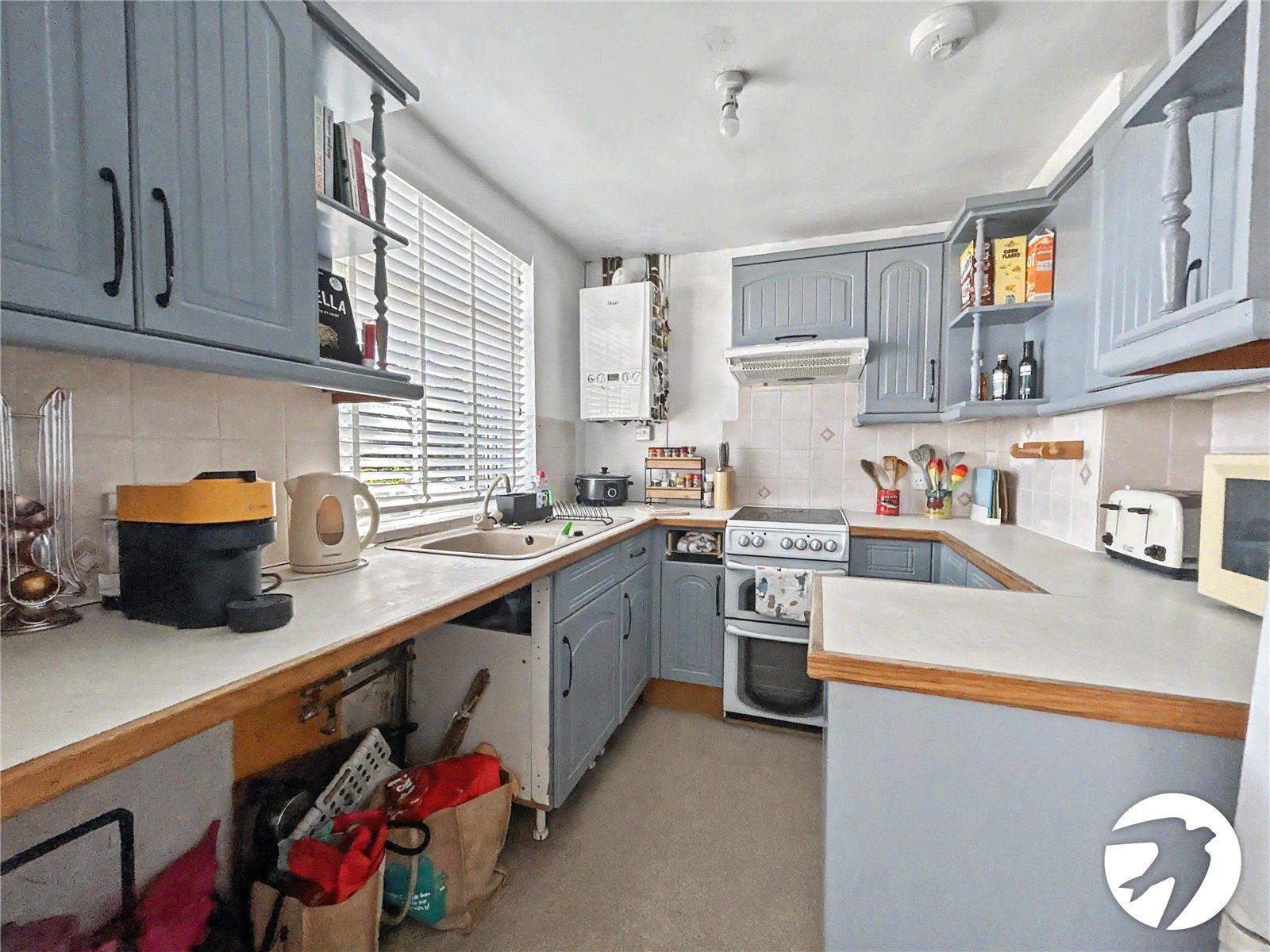 2 bedroom property for sale in Fairfield Close | Robinson Jackson