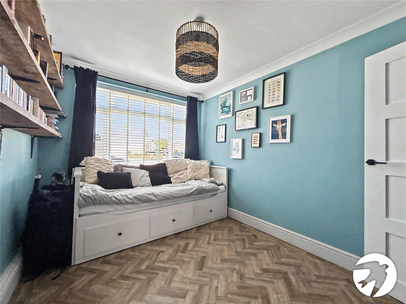 2 bedroom property for sale in Fairfield Close | Robinson Jackson