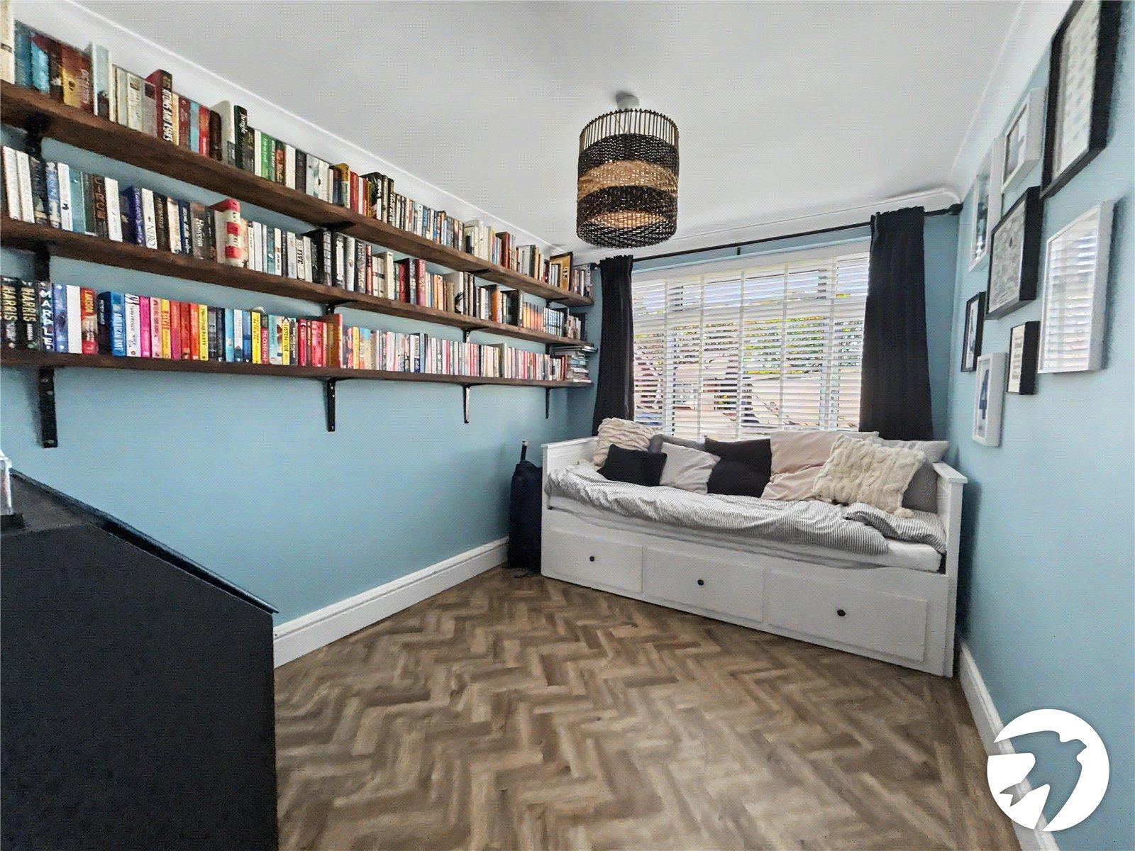 2 bedroom property for sale in Fairfield Close | Robinson Jackson