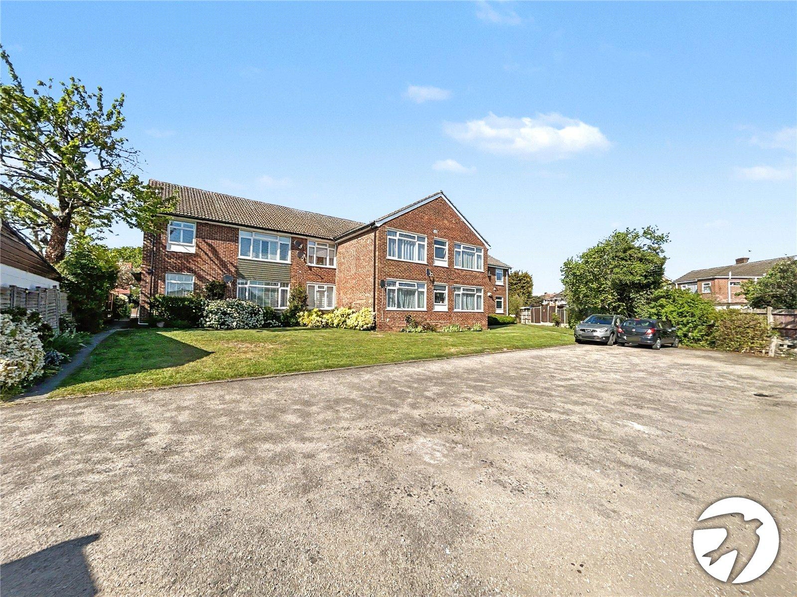 2 bedroom property for sale in Fairfield Close | Robinson Jackson