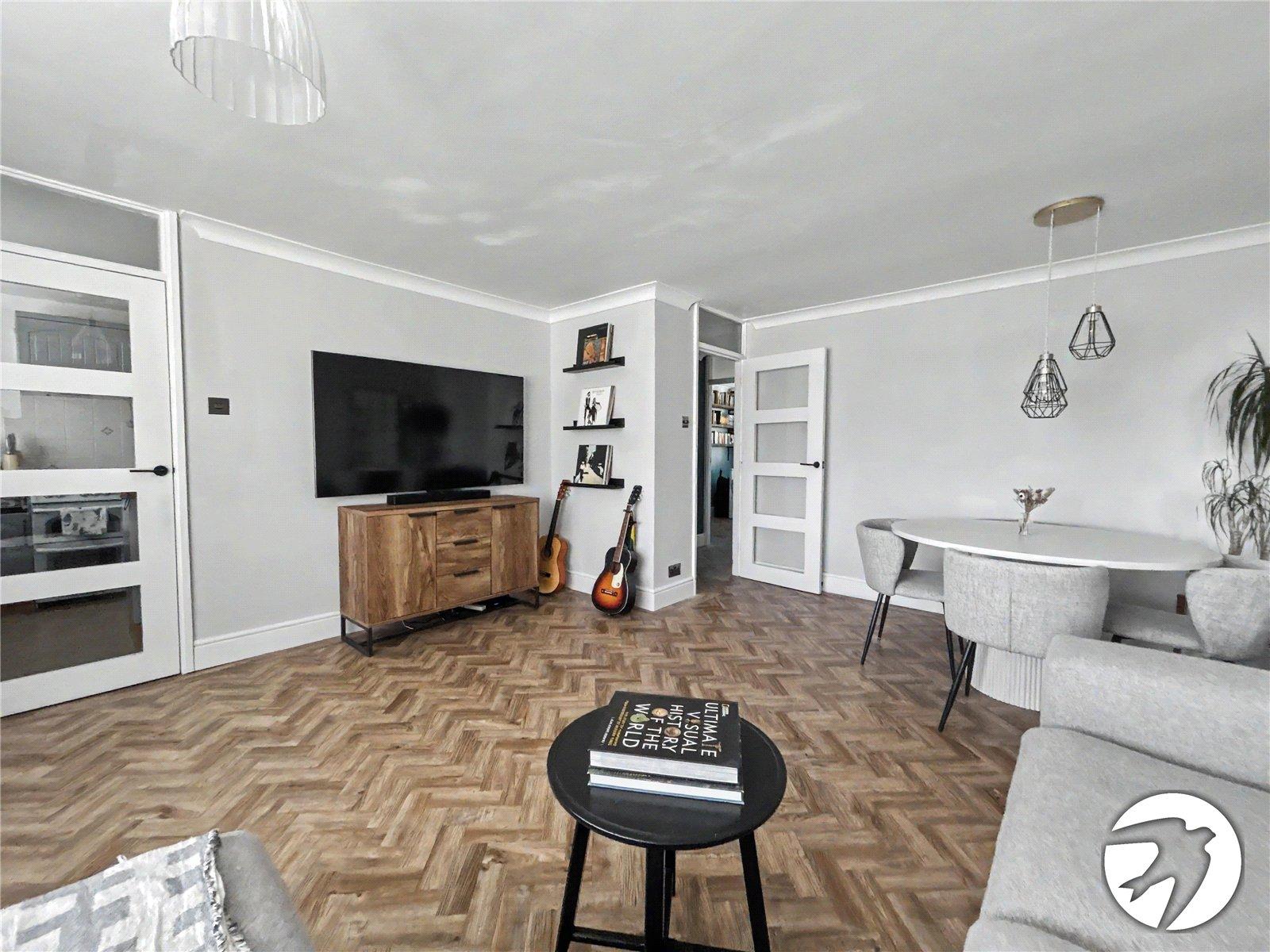 2 bedroom property for sale in Fairfield Close | Robinson Jackson