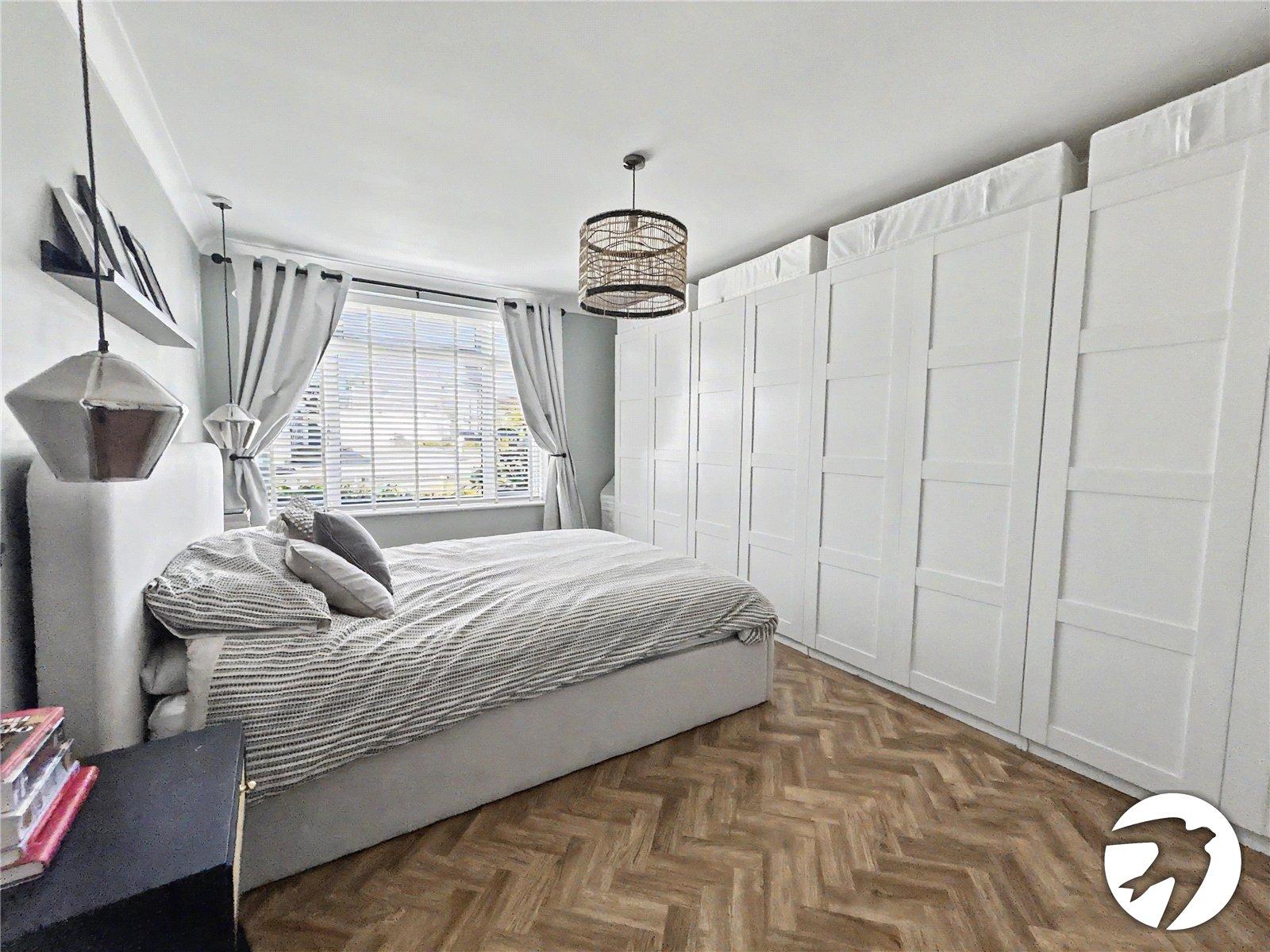 2 bedroom property for sale in Fairfield Close | Robinson Jackson