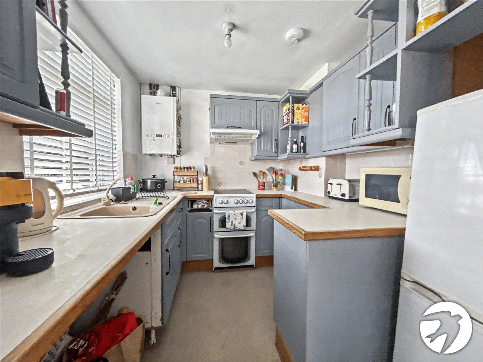 2 bedroom property for sale in Fairfield Close | Robinson Jackson