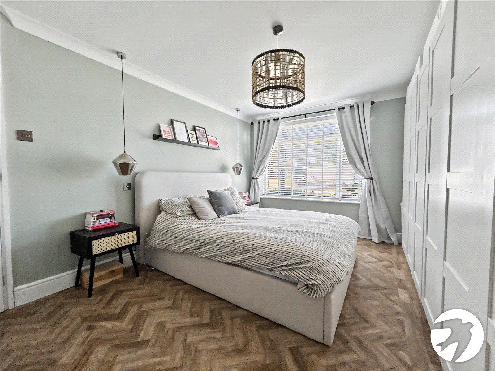 2 bedroom property for sale in Fairfield Close | Robinson Jackson