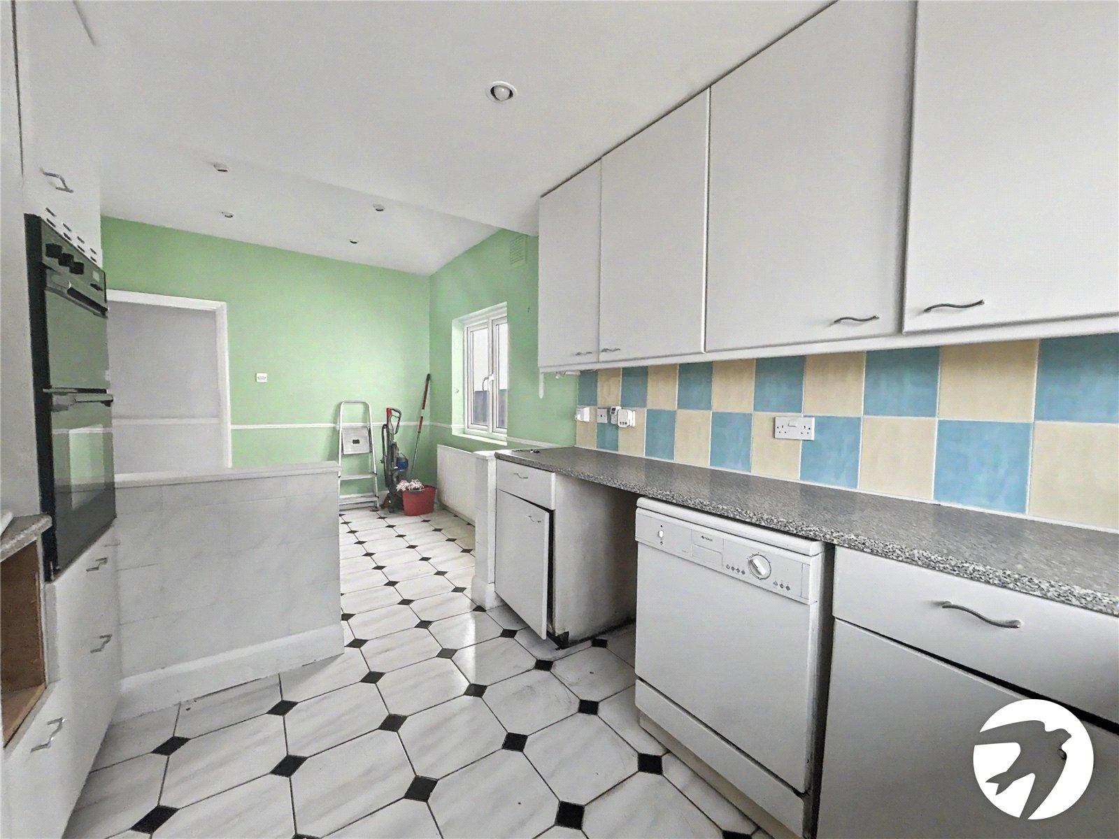 4 bedroom bungalow for sale in Sidcup | Robinson Jackson