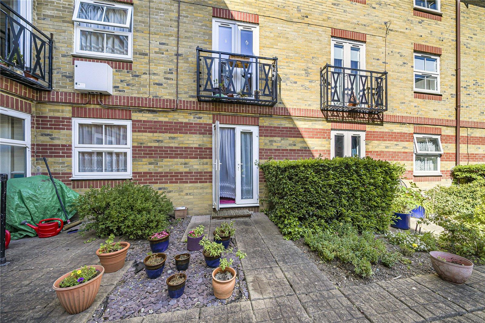 1 bedroom property for sale in  | Robinson Jackson