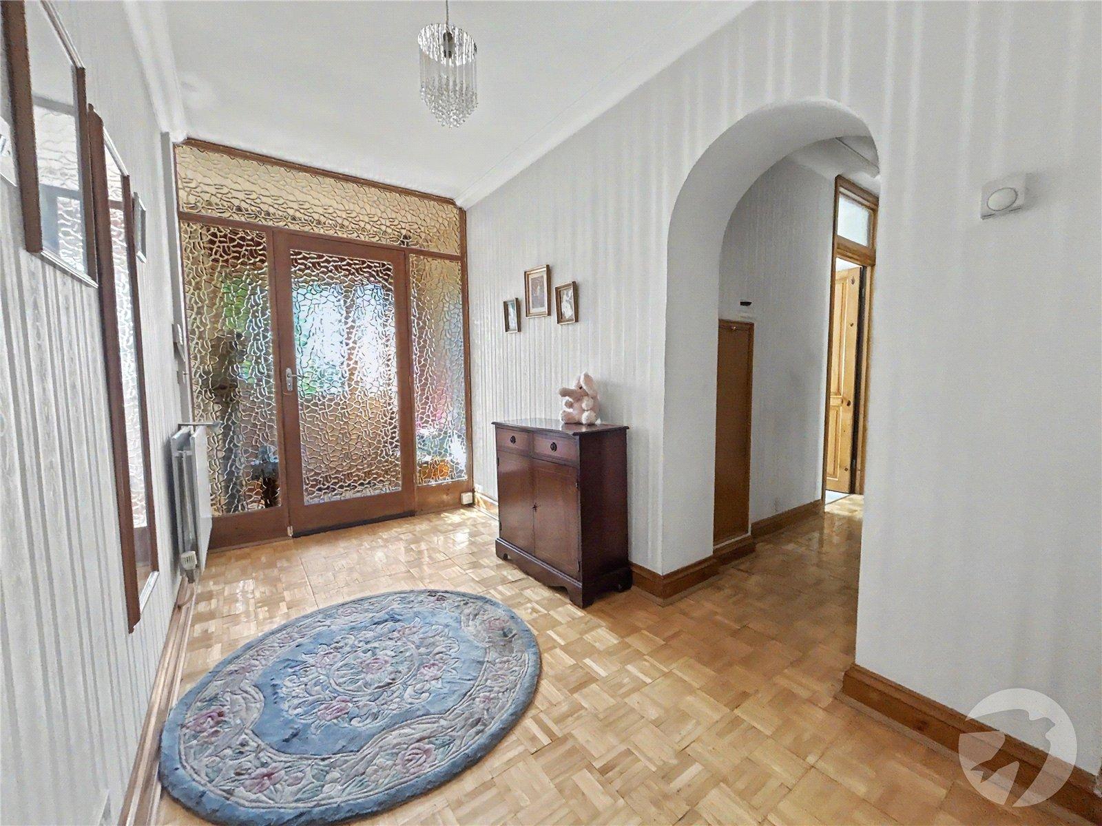 3 bedroom bungalow for sale in Sidcup | Robinson Jackson
