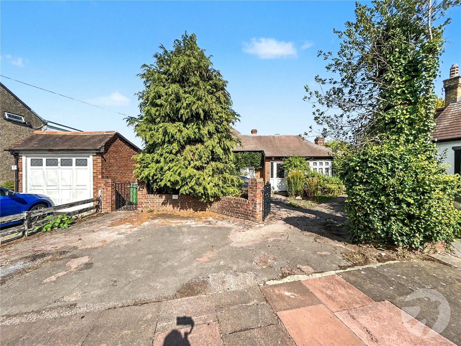 3 bedroom bungalow for sale in Sidcup | Robinson Jackson