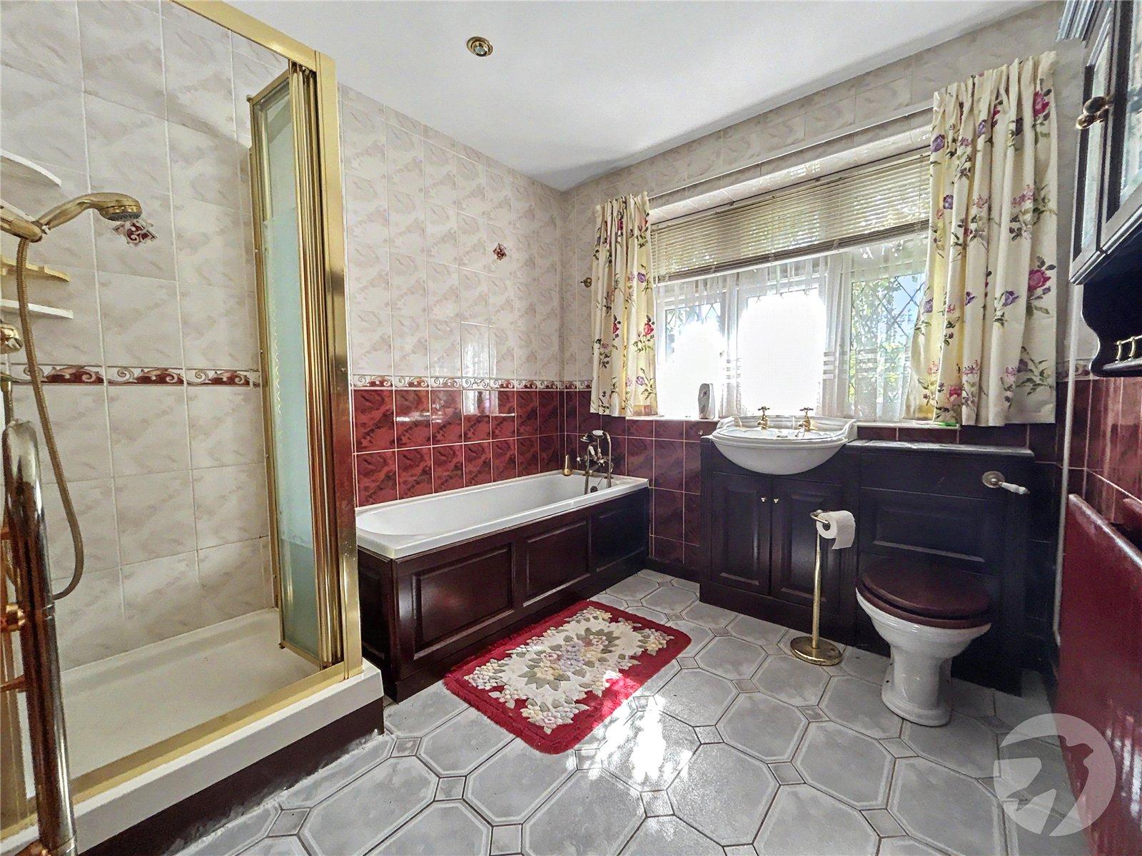 3 bedroom bungalow for sale in Sidcup | Robinson Jackson