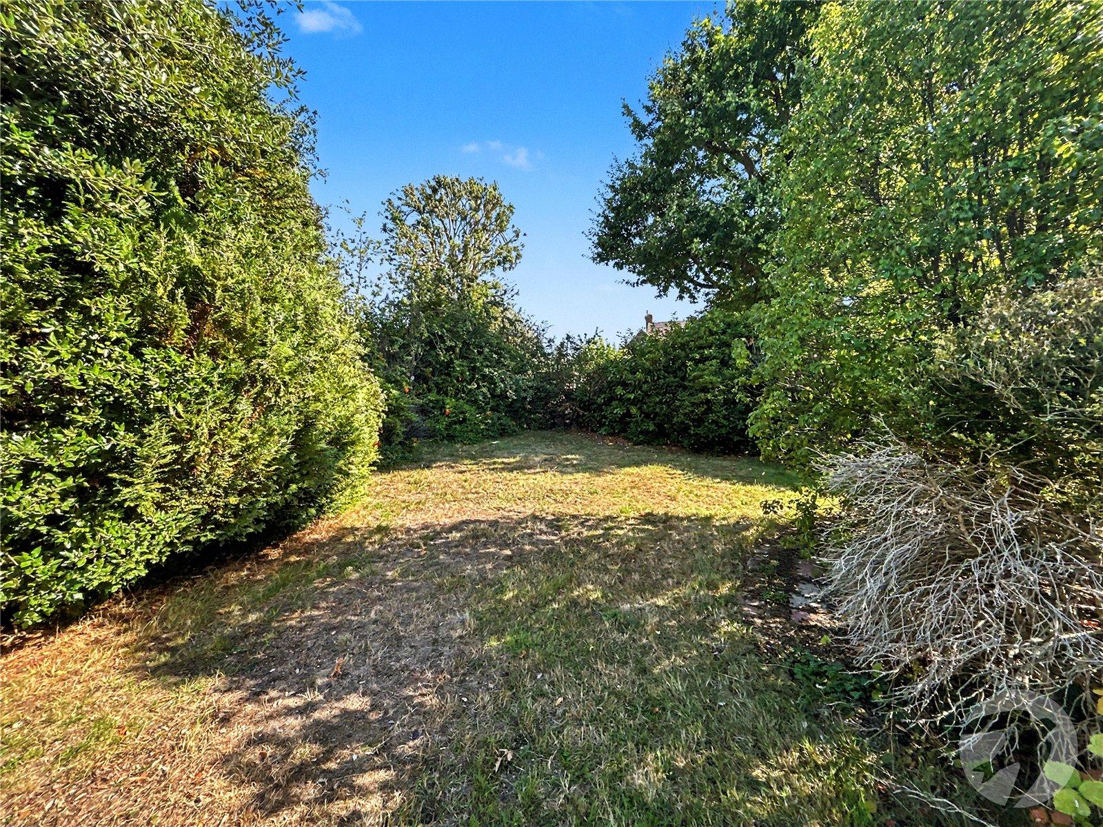 3 bedroom bungalow for sale in Sidcup | Robinson Jackson